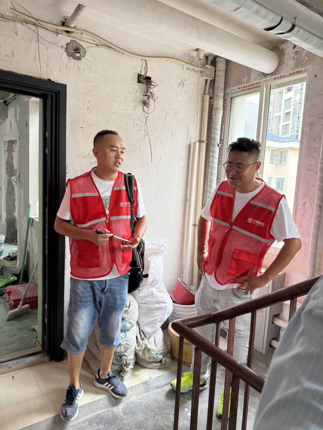 上海老房翻新不用愁！宝哥快装王牌设计师团队，全域免费上门勘测