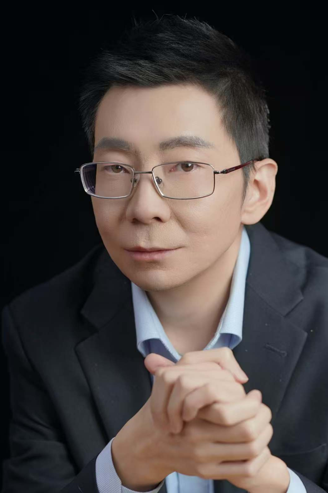 浙江群恒律师事务所潘登律师职业照