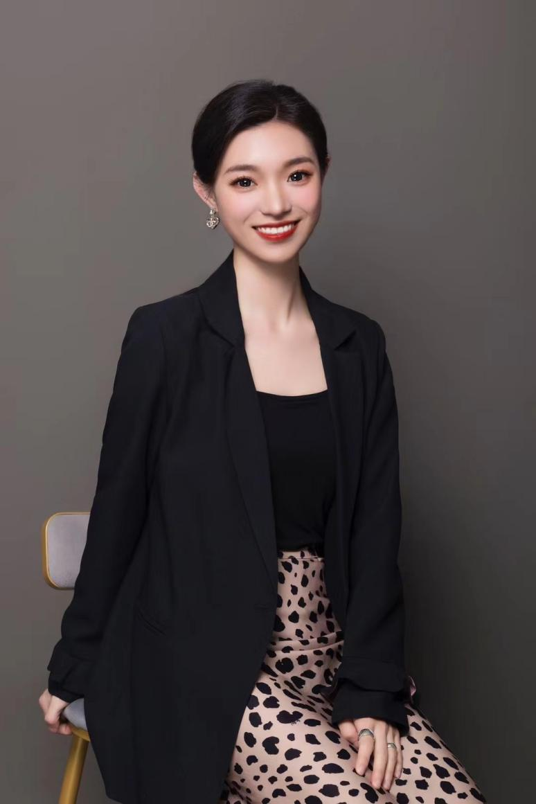 浙江群恒律师事务所陈泓伊律师职业照