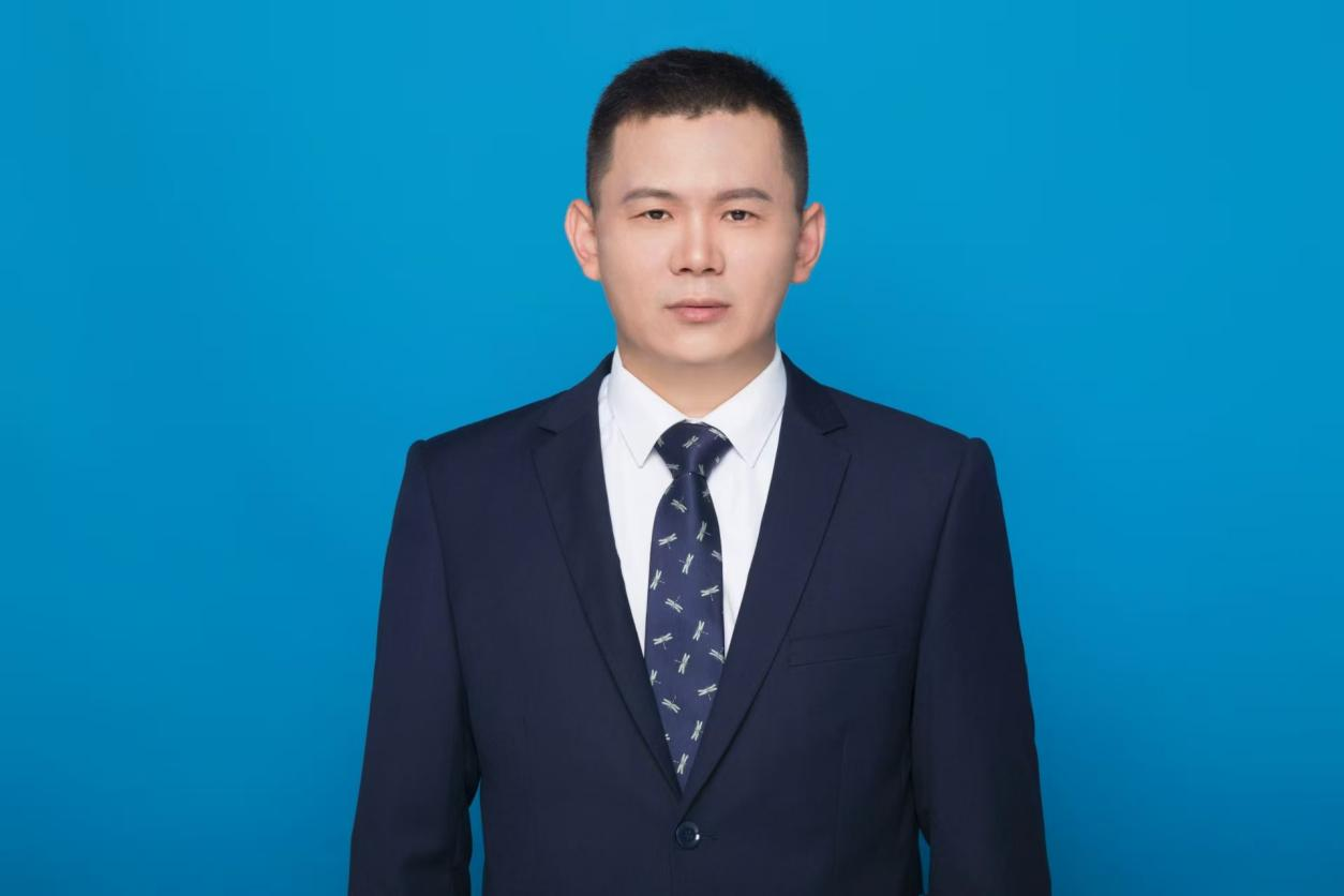 浙江群恒律师事务所巩弢律师职业照