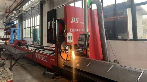 B5 fiber laser cutting in operation