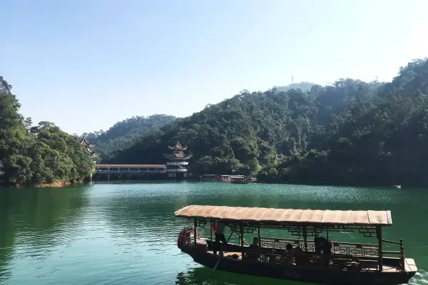 Mountains, Water, and Cantonese Soul: A Journey Through Guangzhou, Foshan, and Zhaoqing
