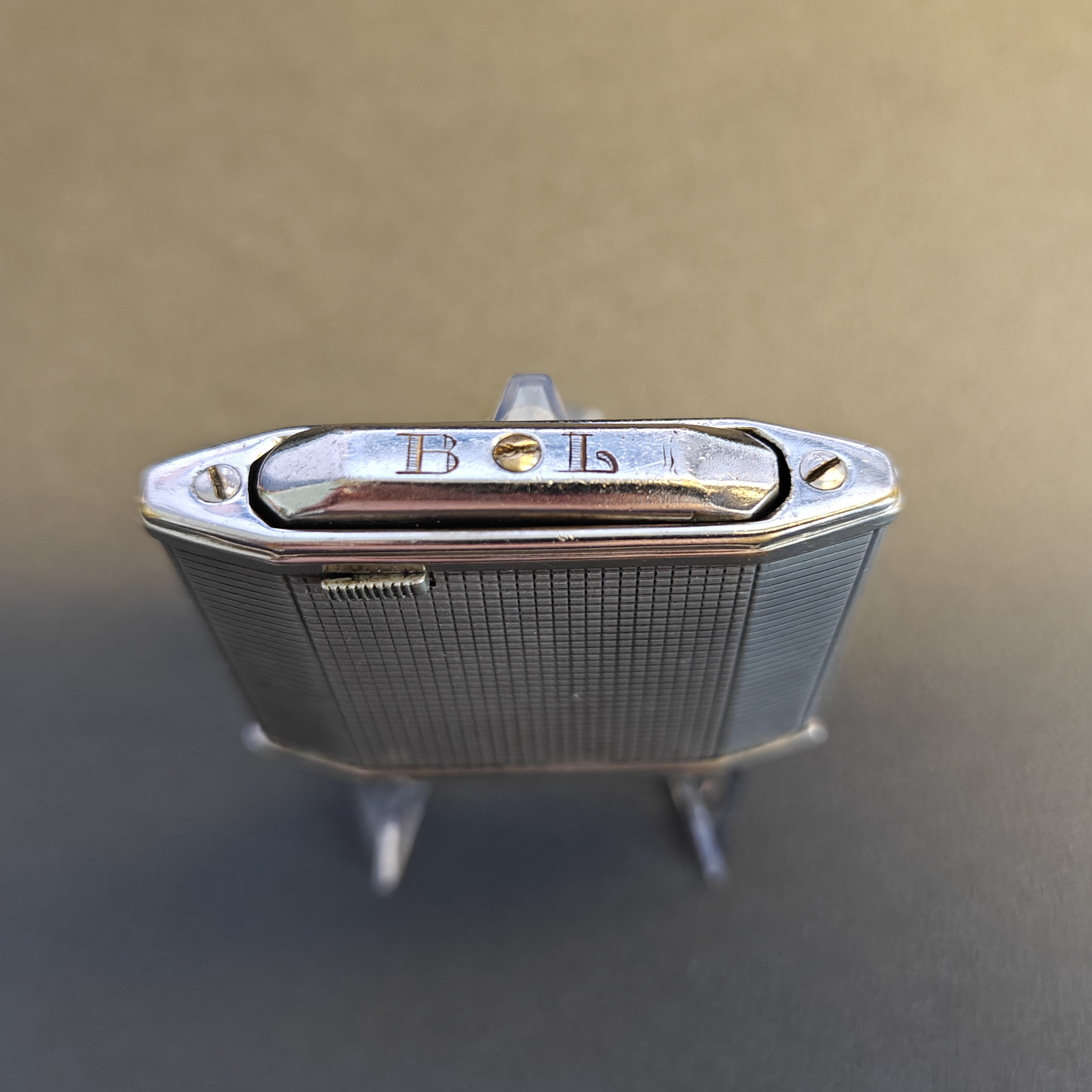 AP60 835 Silver Case Push-Lift Semi-Auto Kerosene Lighter Details 4
