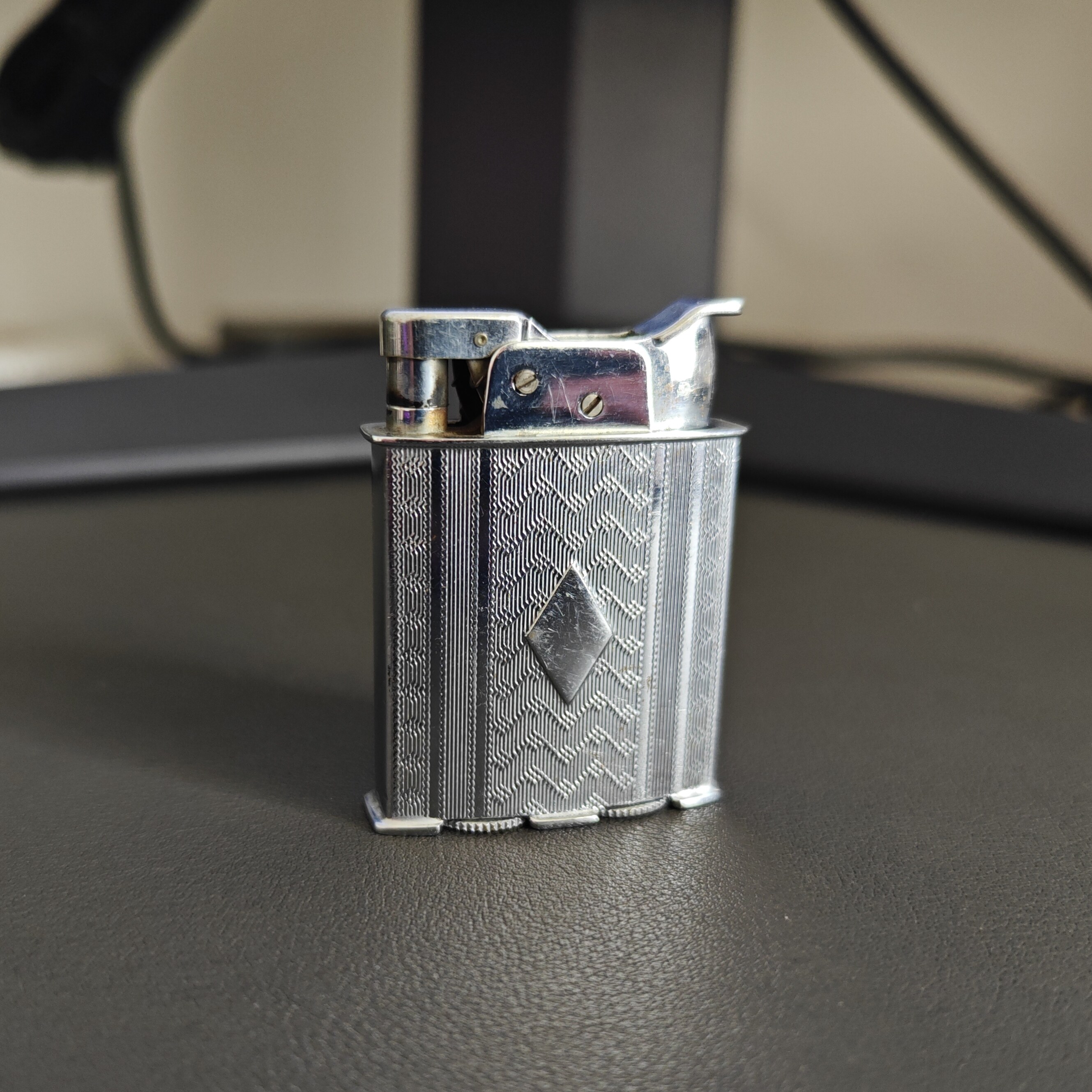 EVANS Trig-A-Lite Push-Button Automatic Lighter