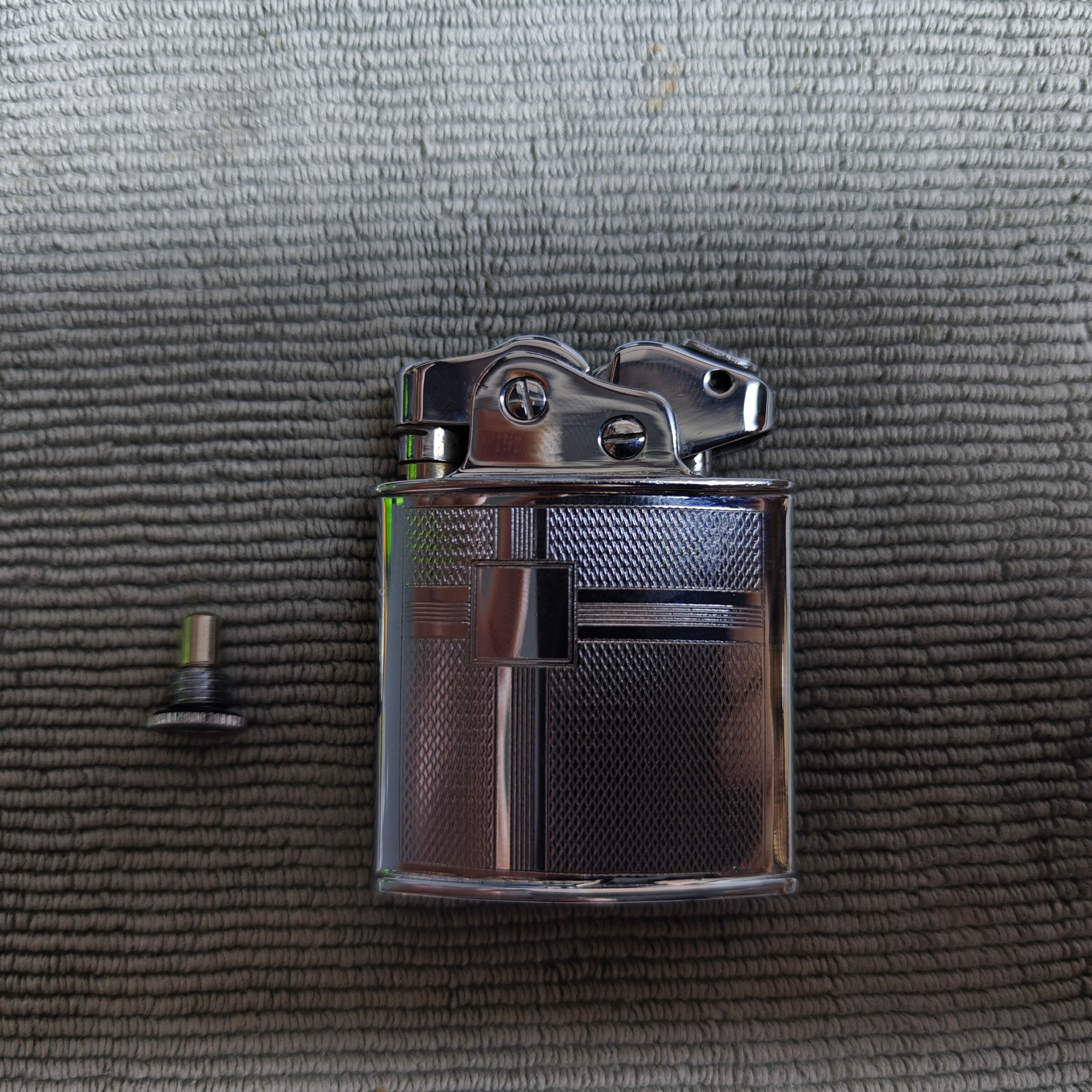 THORENS SPORT Series Small Semi-Automatic Kerosene Lighter - Details 7