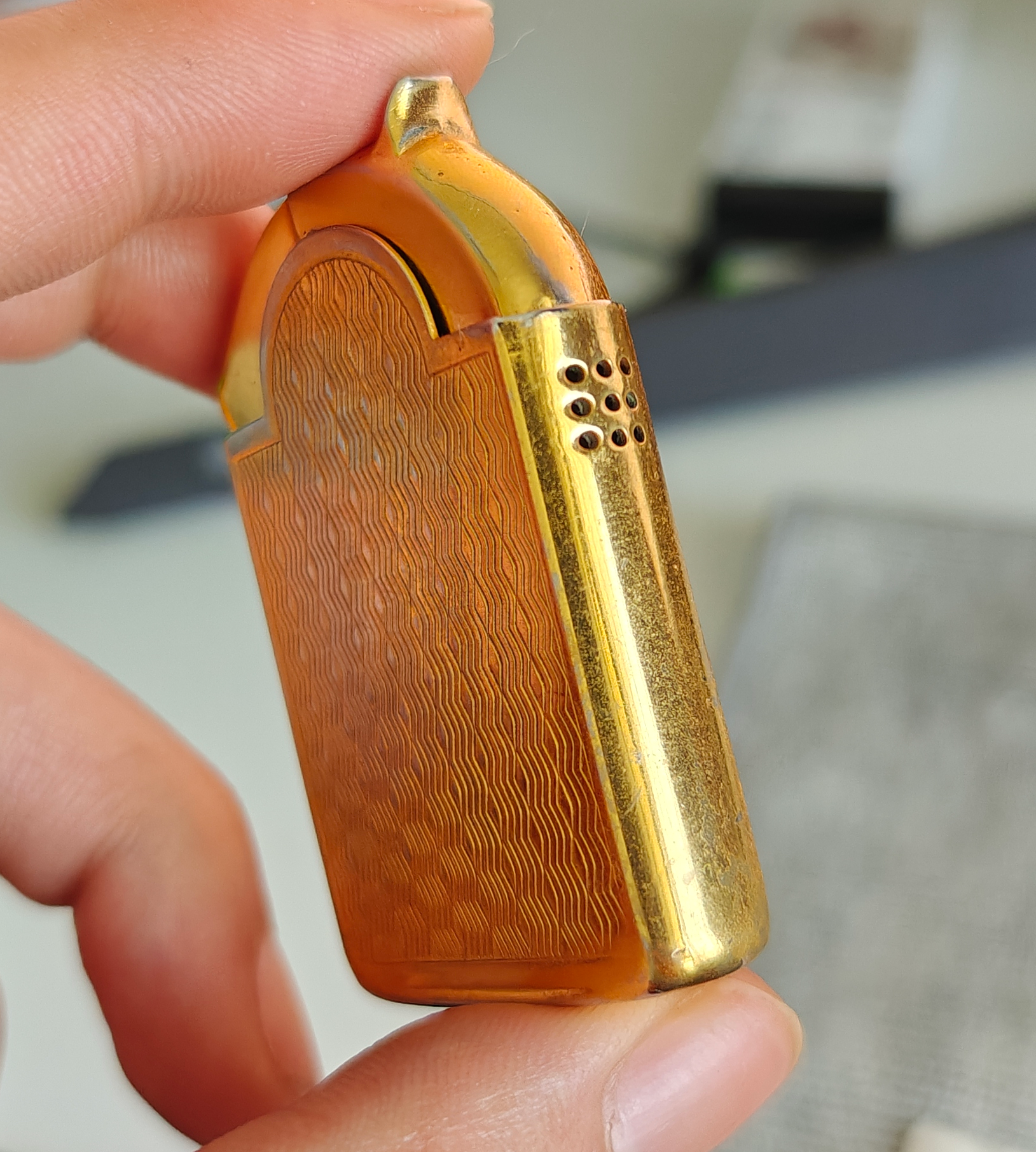 SPEED Gold-Plated Sunroof Mechanism Kerosene Lighter Detail 1