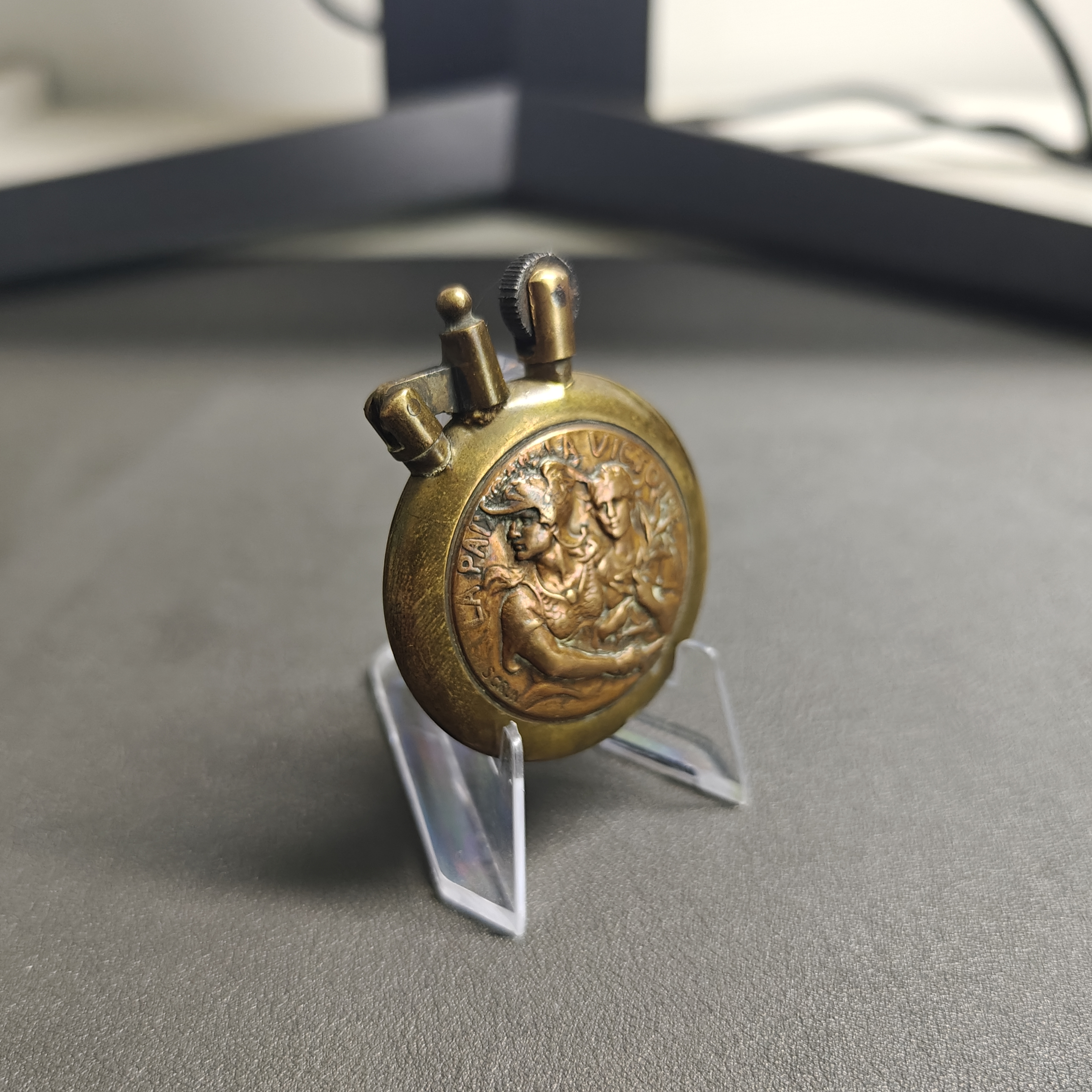 WWI Victory Trench Oil Lighter - Details 2