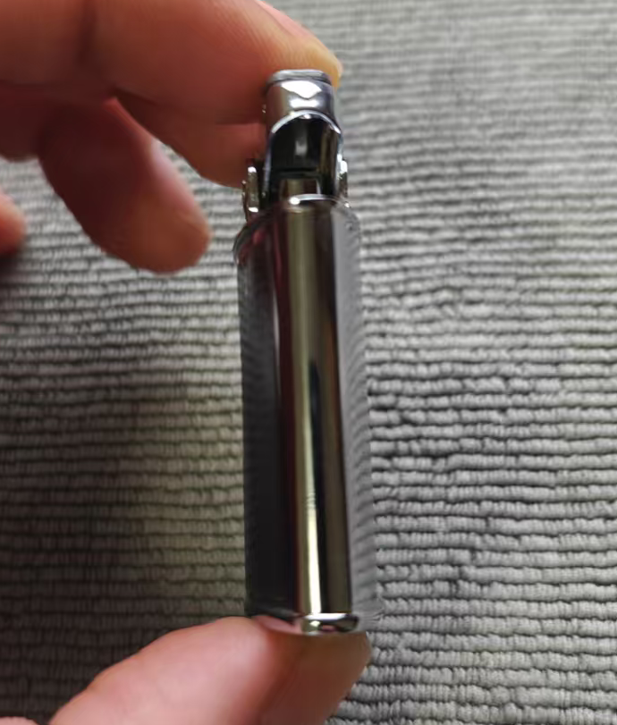 THORENS SPORT Series Small Oil Lighter – Details 1