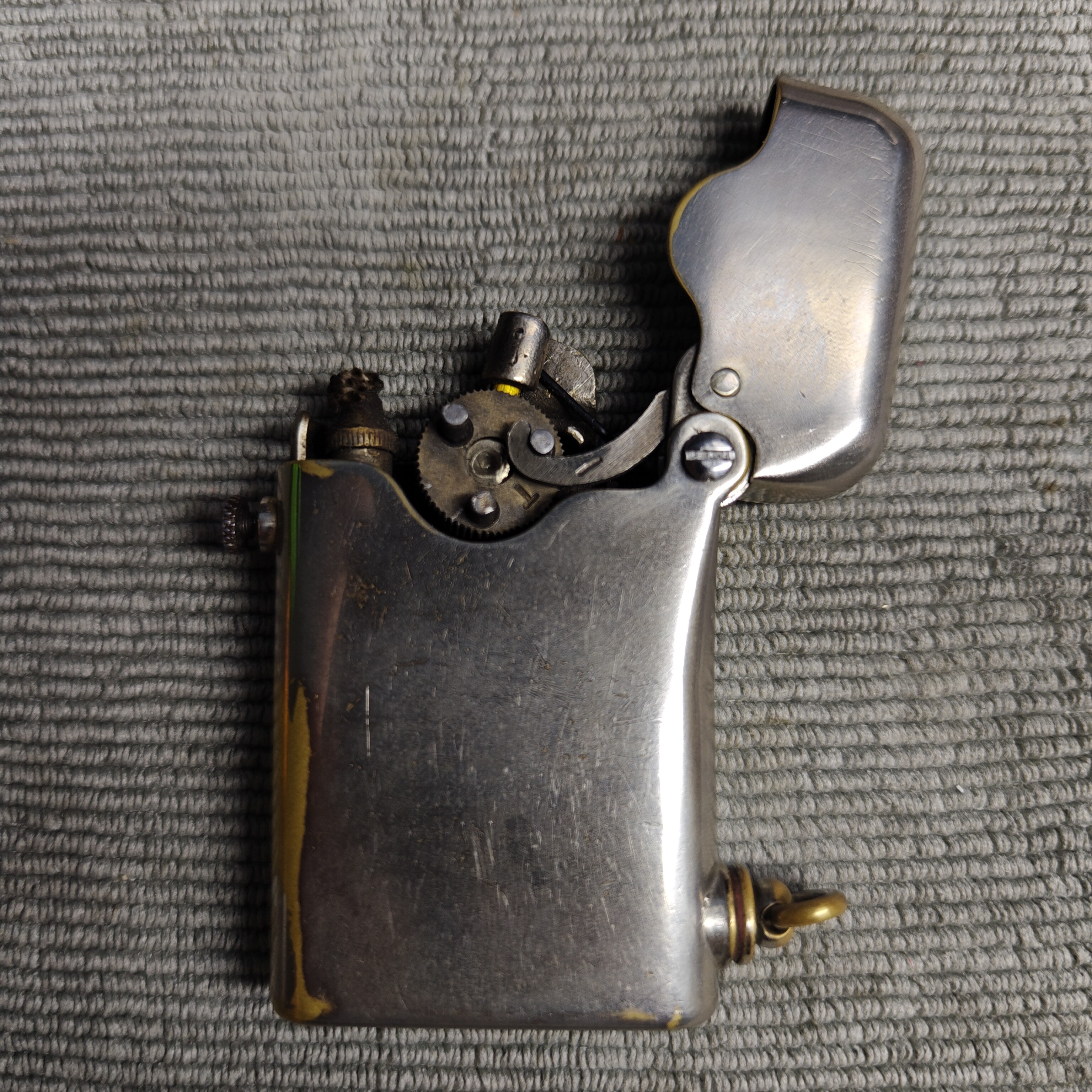 THORENS Single Claw Series Kerosene Lighter: Detail 7