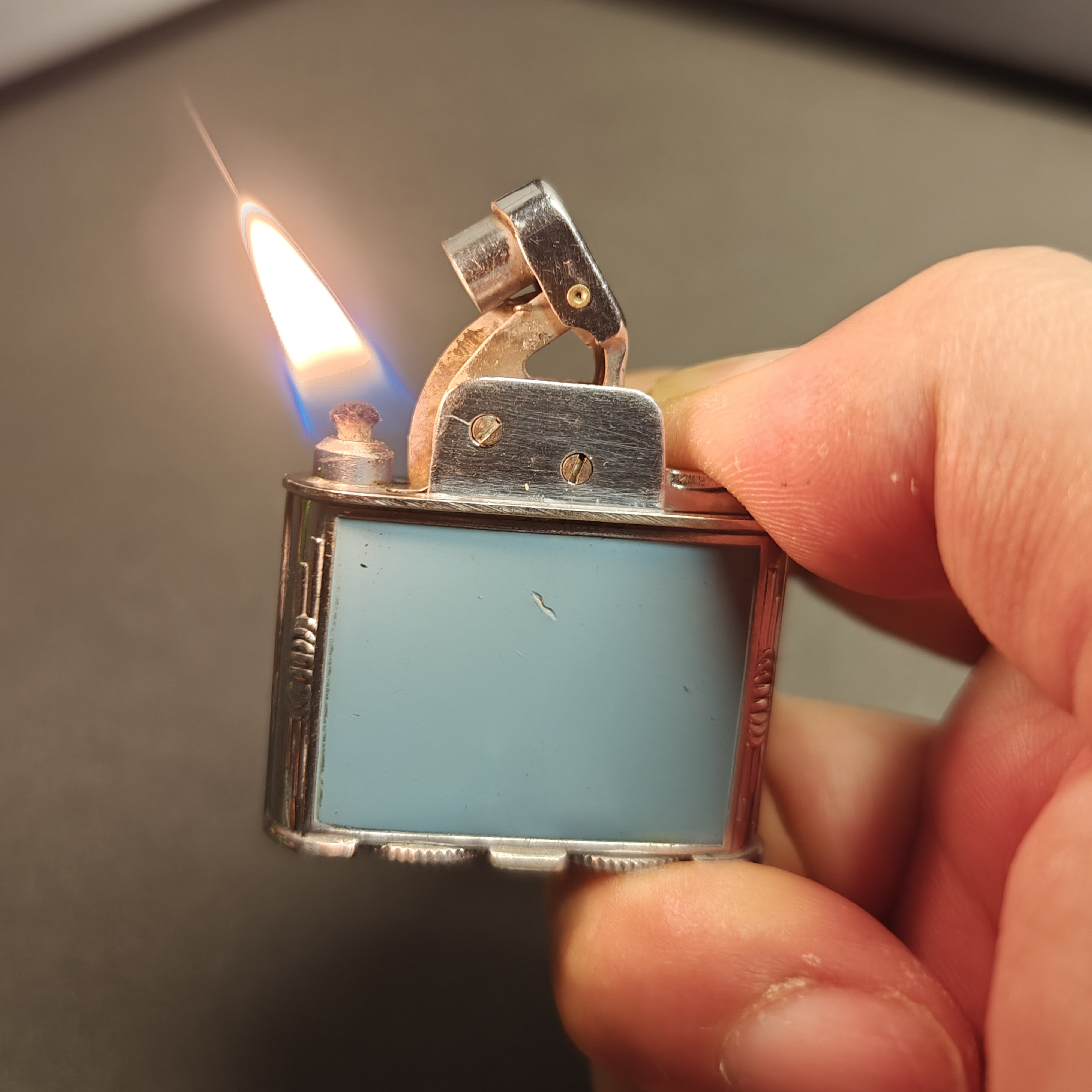 EVANS Trig-A-Lite Series Enamel Pocket Oil Lighter Detail 5