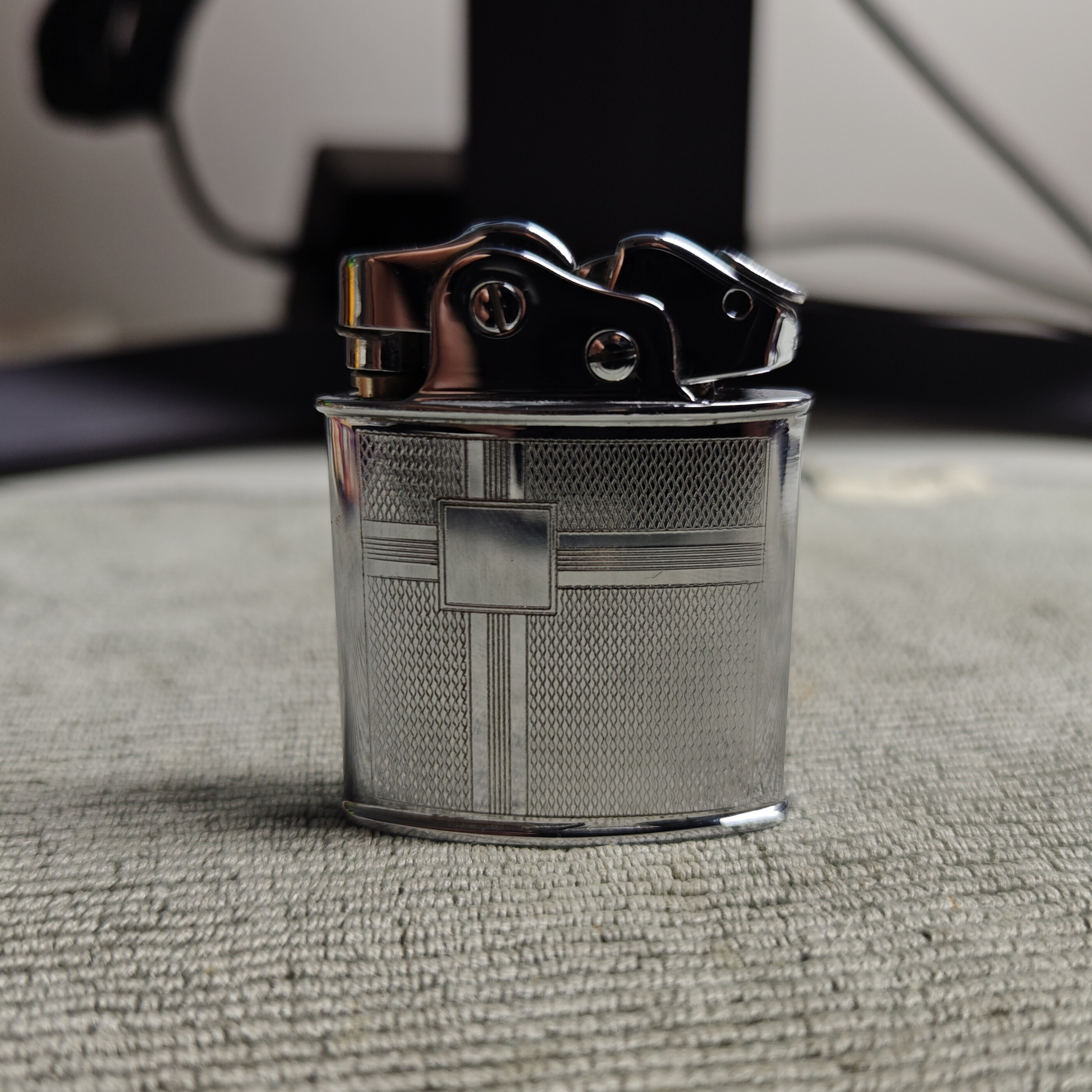 THORENS SPORT Series Small Semi-Automatic Kerosene Lighter