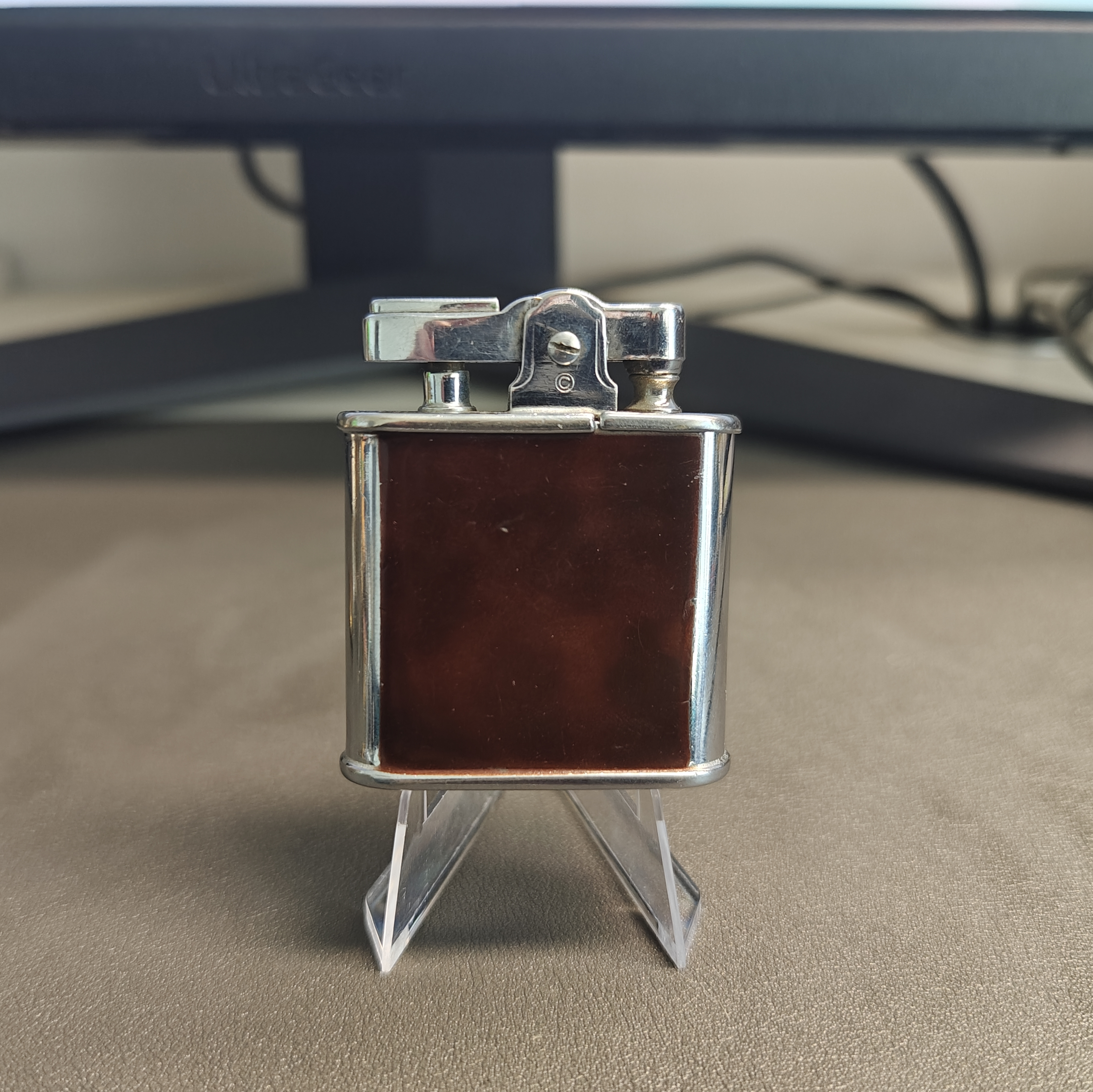 Ronson Whirlwind Enamel Windproof Lighter Details 3