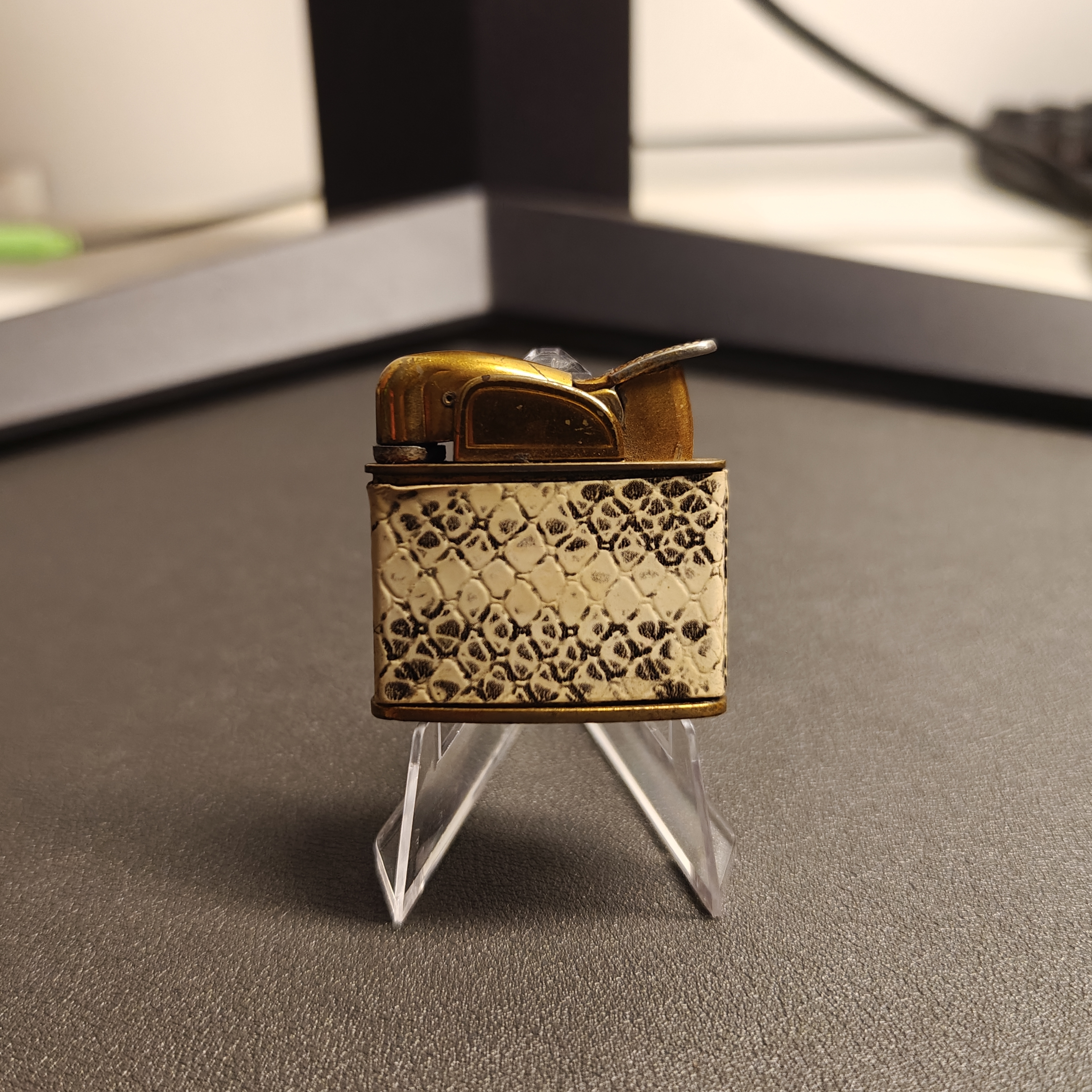 EVANS Spitfire Series Pocket Cigarette Lighter with Snake Skin Finish
