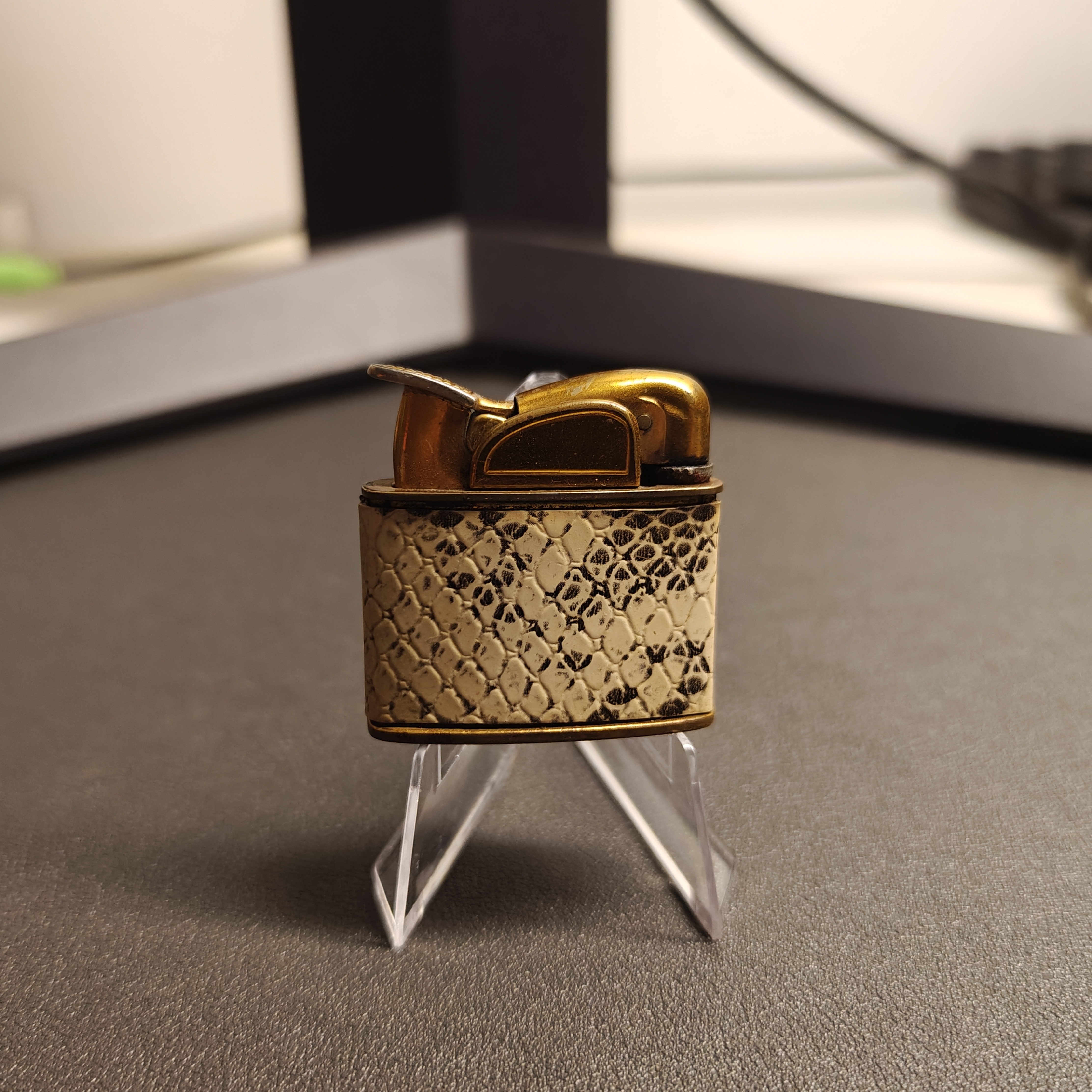 EVANS SPITFIRE Series Pocket Case Snake Skin Cigar Lighter Detail 3