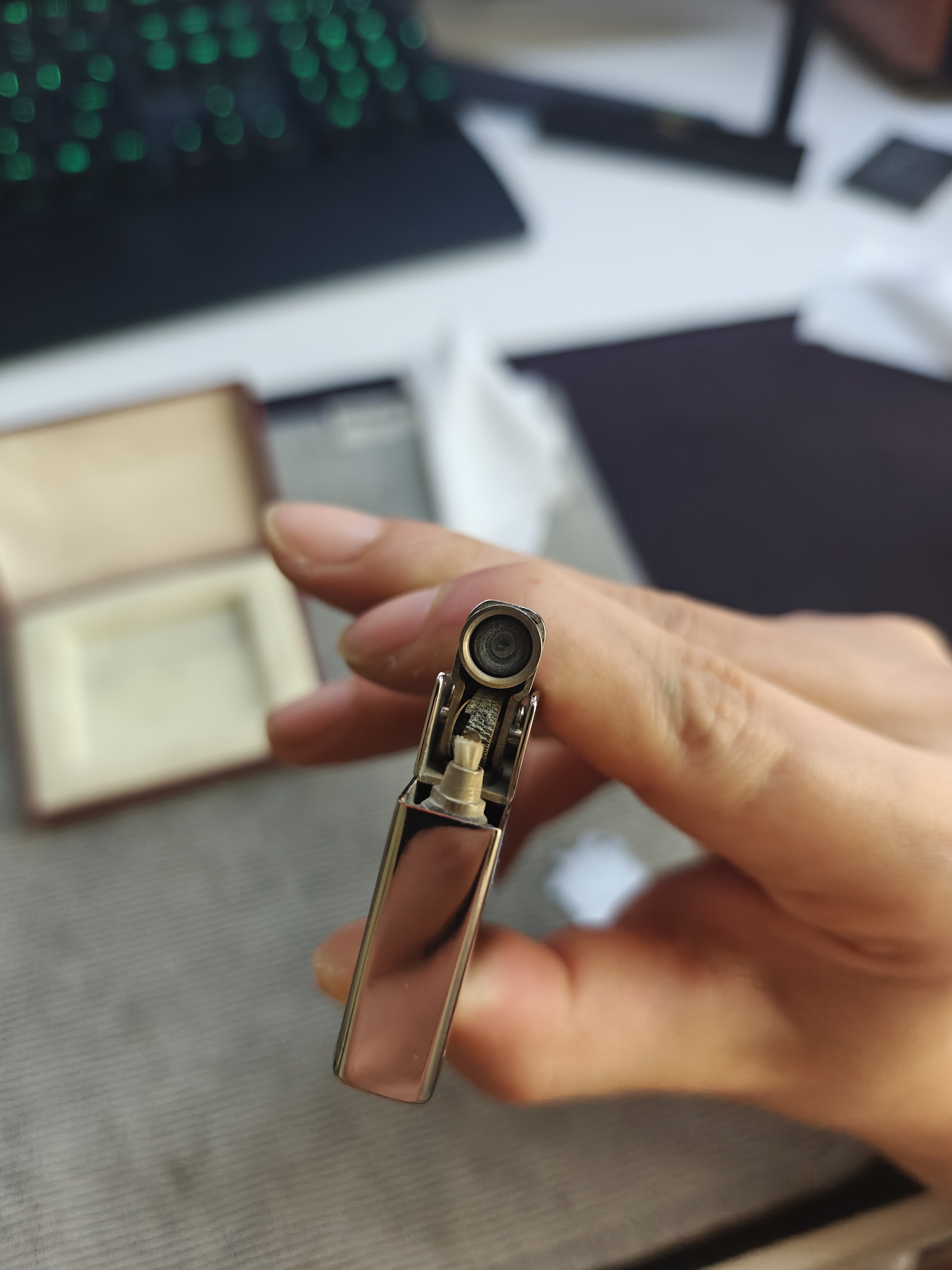 KW Rani Series Gold-Plated Enamel Tortoiseshell Stamp Oil Lighter – Detail 6