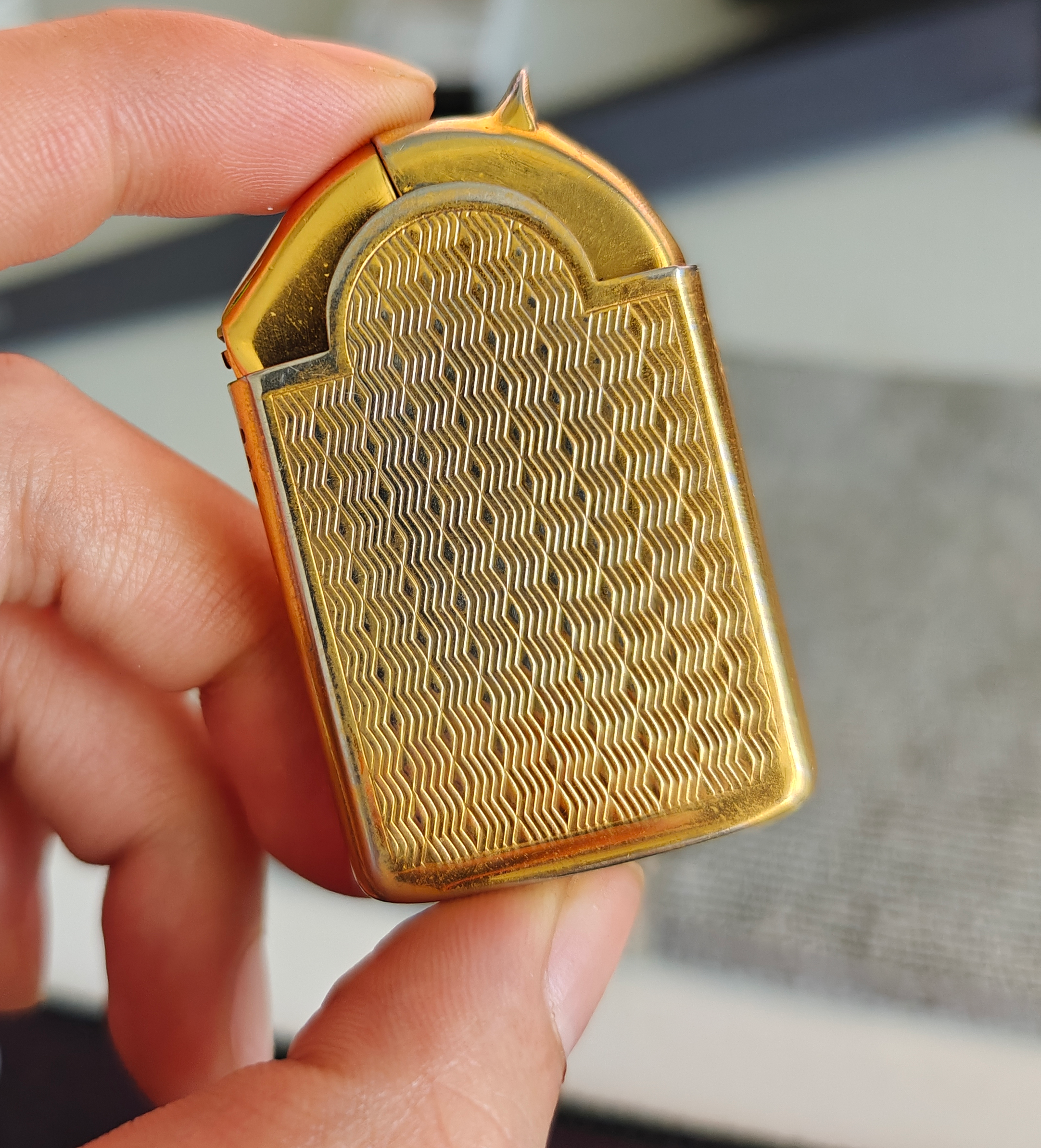 SPEED Gold-Plated Sunroof Mechanism Kerosene Lighter Detail 3