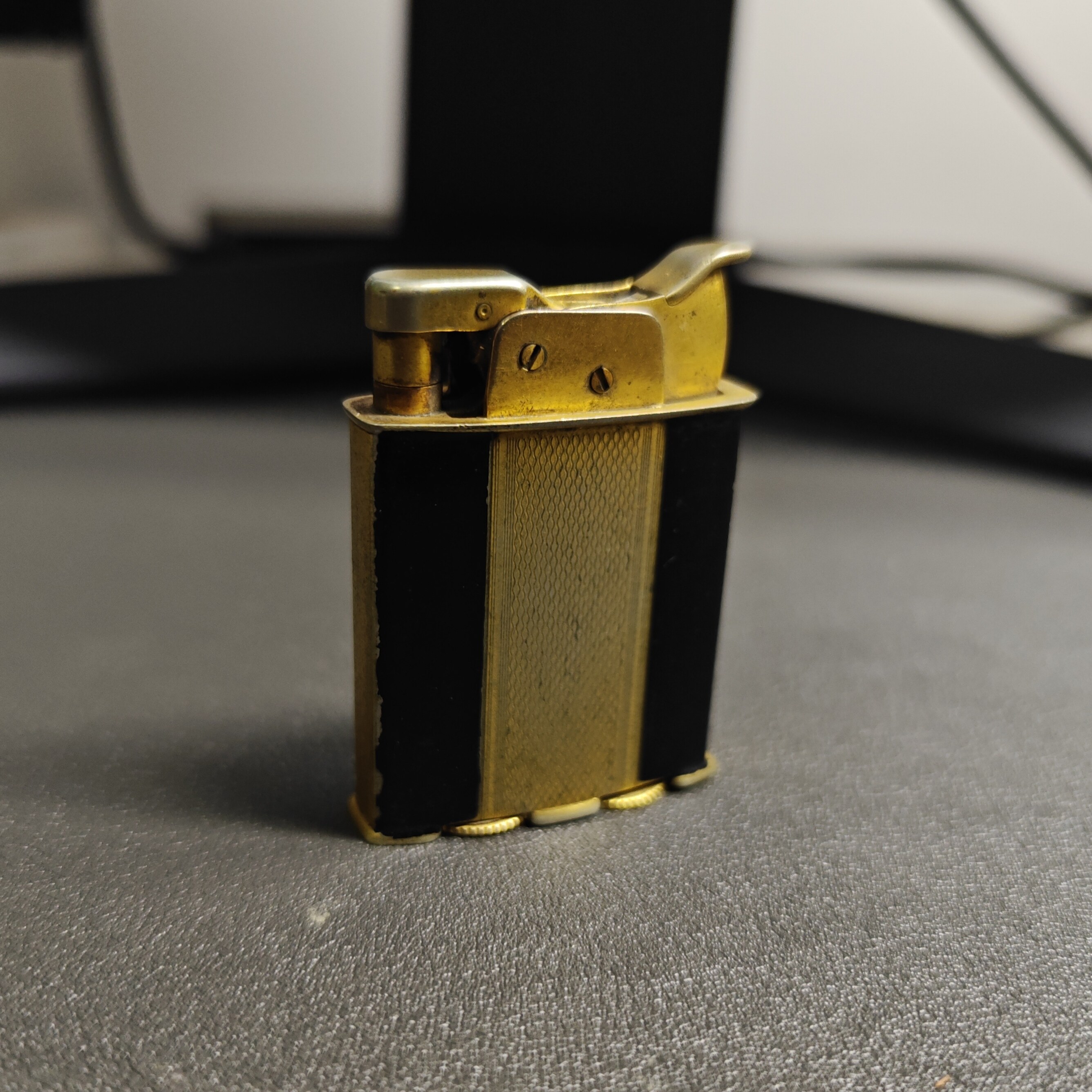 EVANS Trig-A-Lite Gold-Plated Enamel Automatic Lighter
