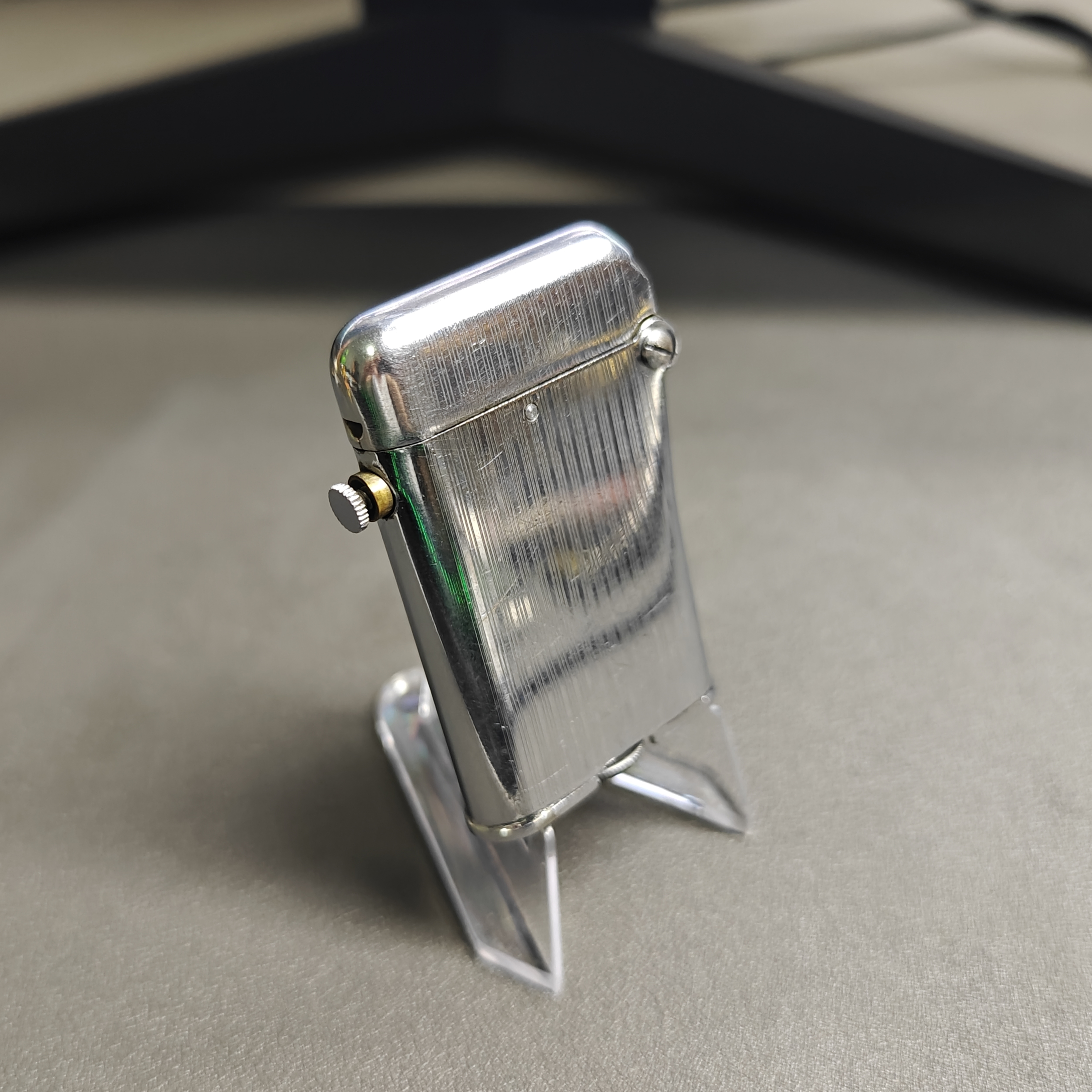 THORENS Double-Hook Semi-Automatic Kerosene Lighter – Detail 5