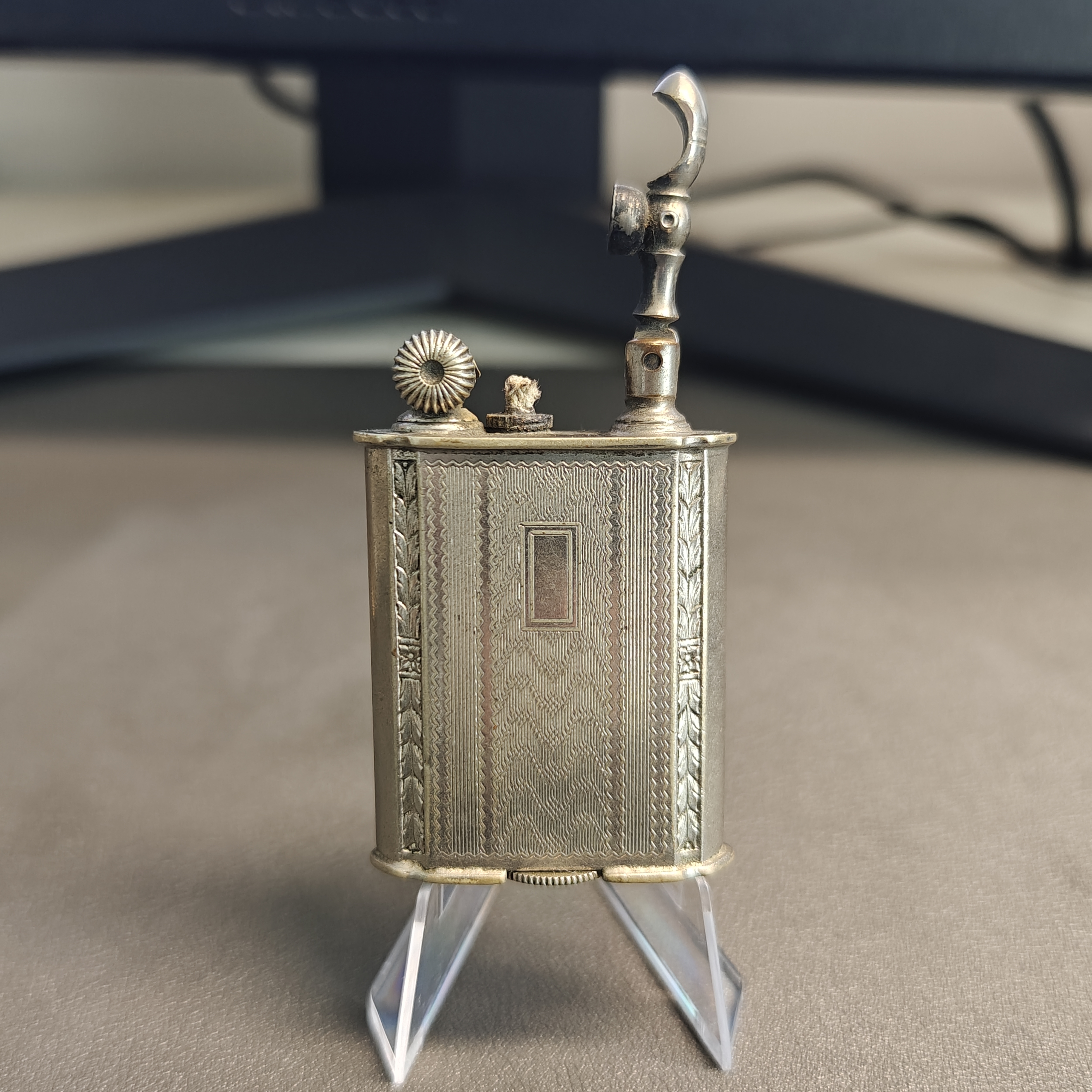 EVANS Lift Arm Nickel Silver Kerosene Lighter Details 1