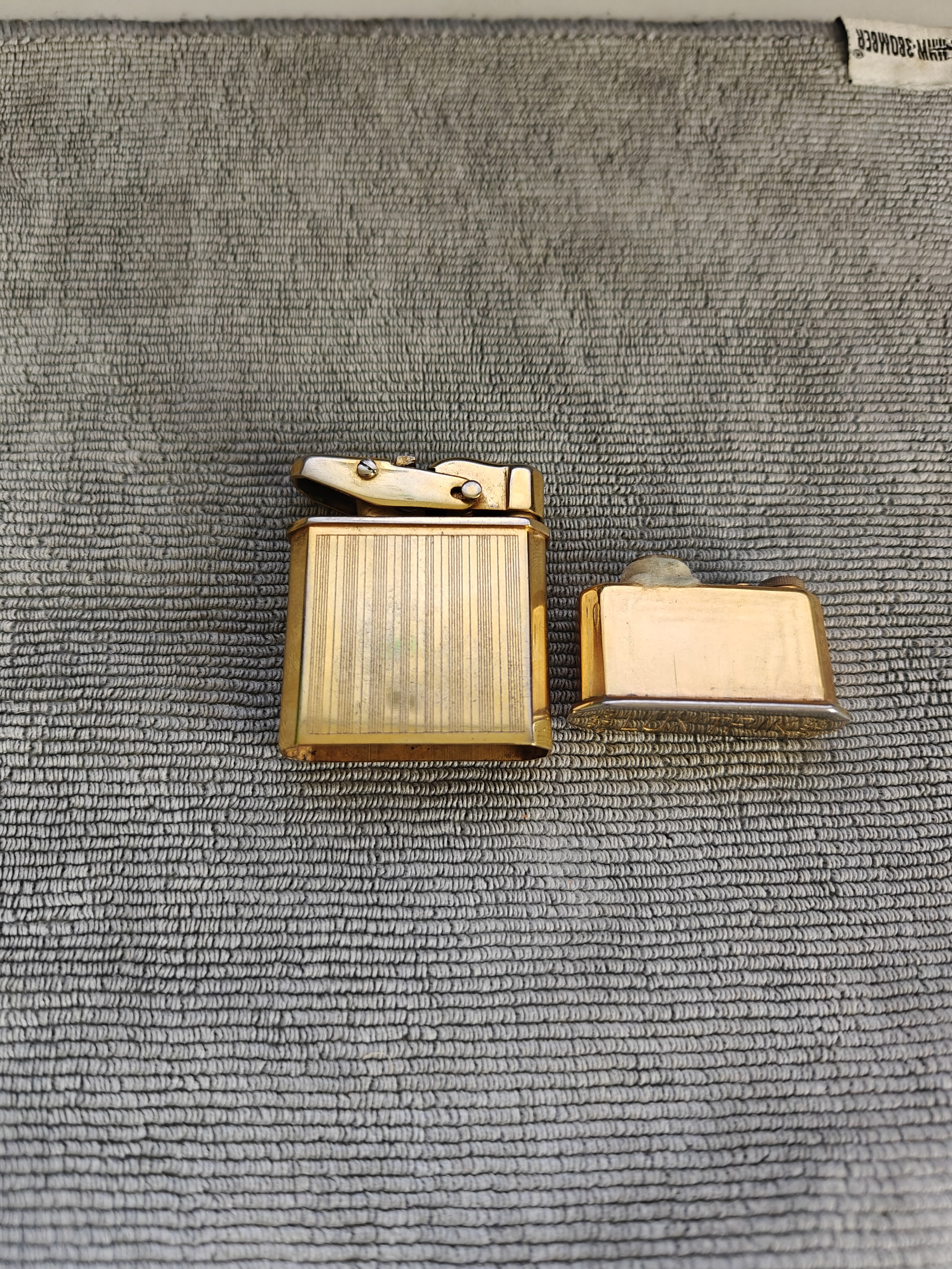 LUX'TRIK Rare-Structure Gold-Plated Oil Lighter – Detail 6
