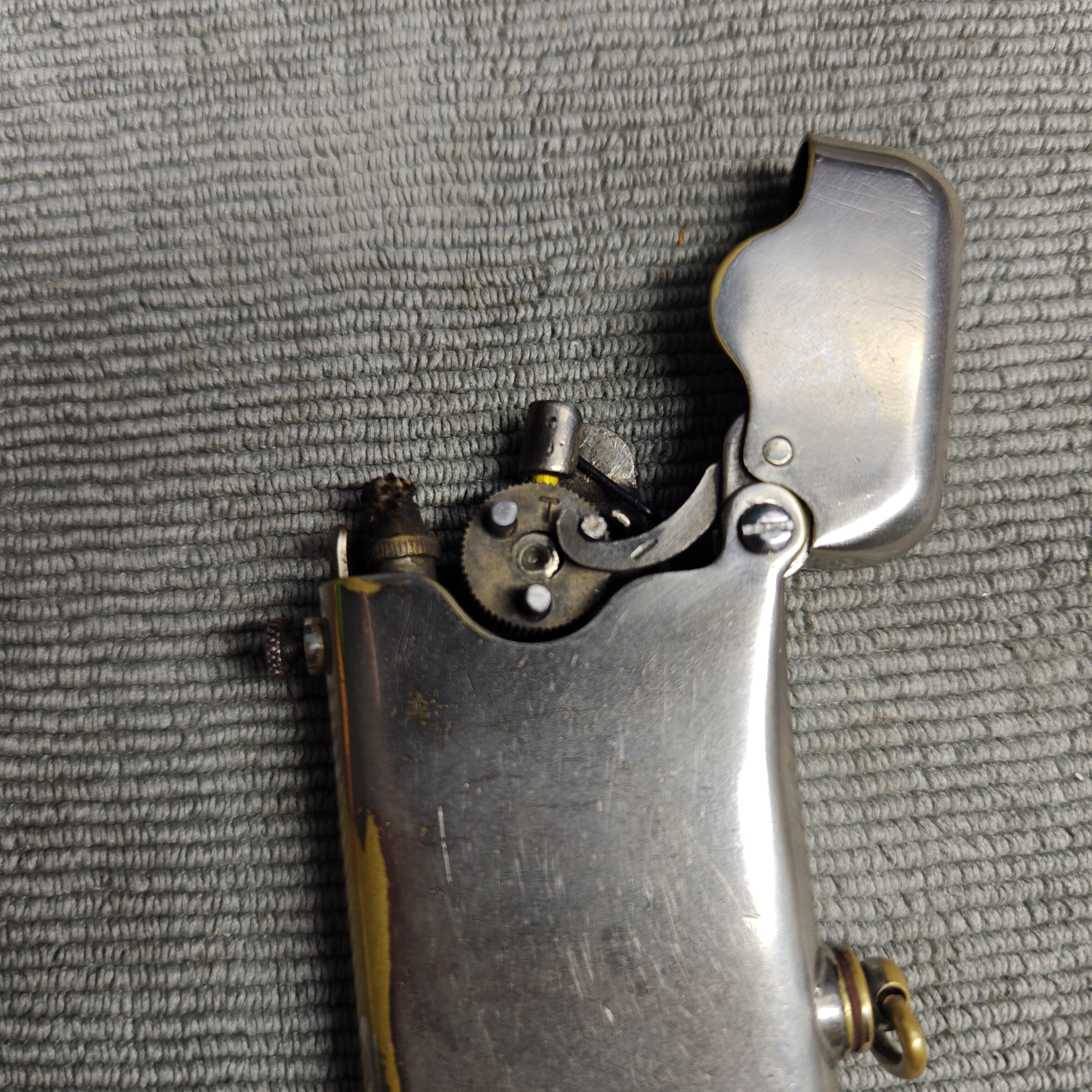 THORENS Single Claw Series Kerosene Lighter: Detail 5