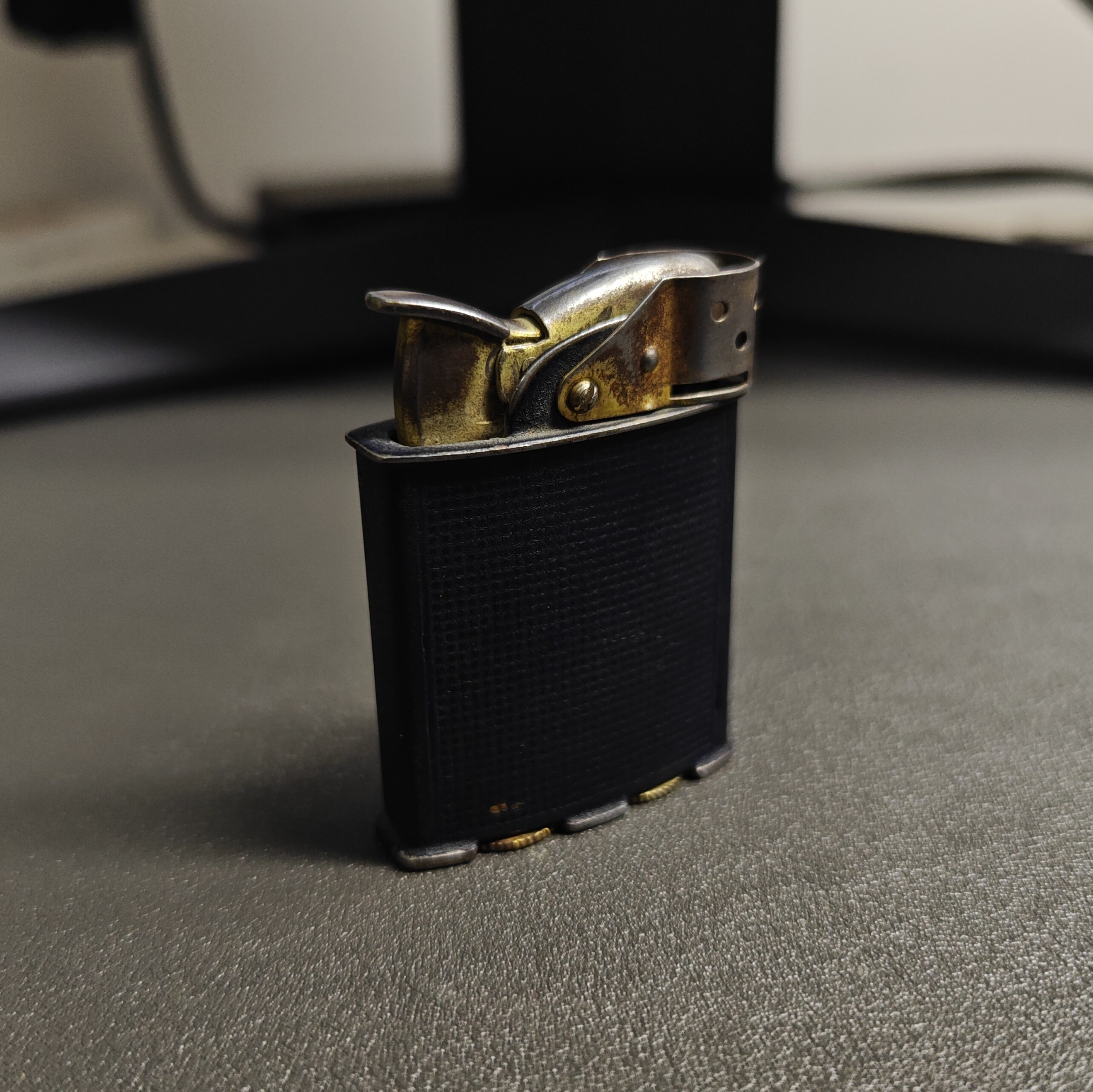 EVANS SPITFIRE Military Windproof Automatic Lighter Detail 2