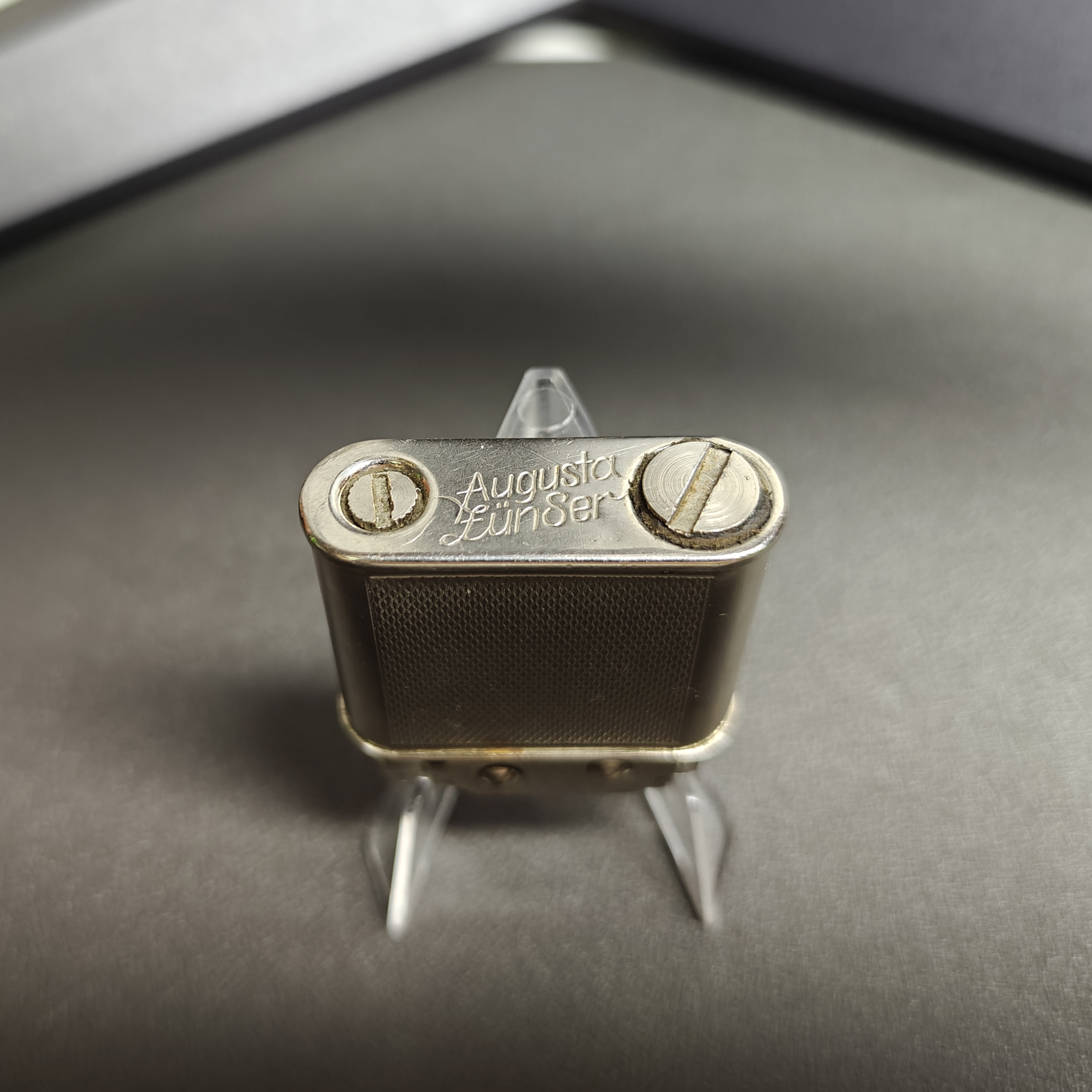 AUGUSTA Lünser Windproof Push-Button Semi-Automatic Butane Lighter – Detail 5