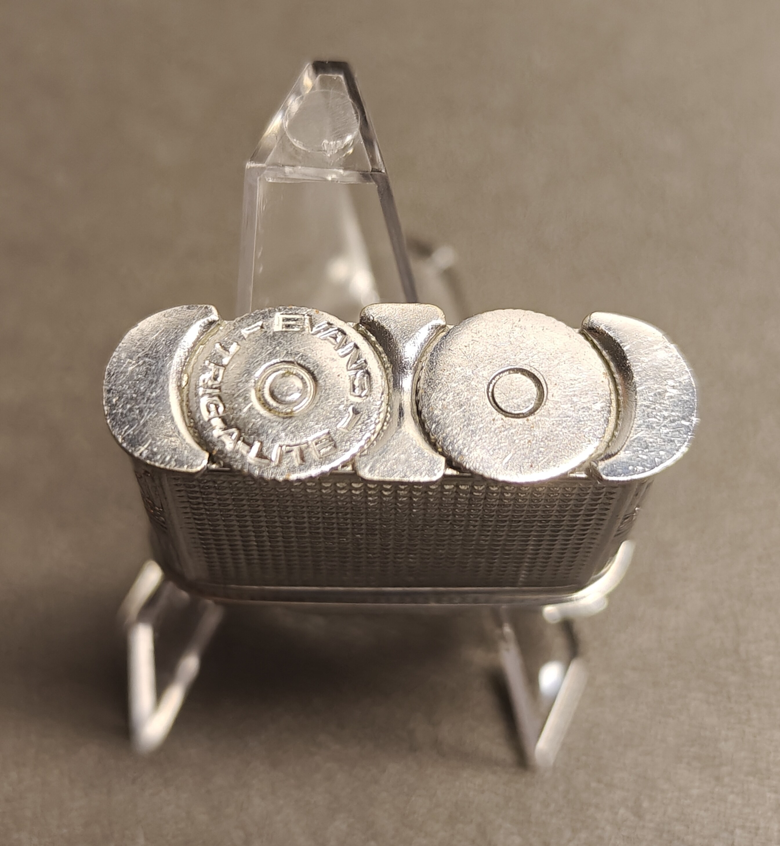 EVANS Trig-A-Lite Series Enamel Pocket Oil Lighter Detail 6