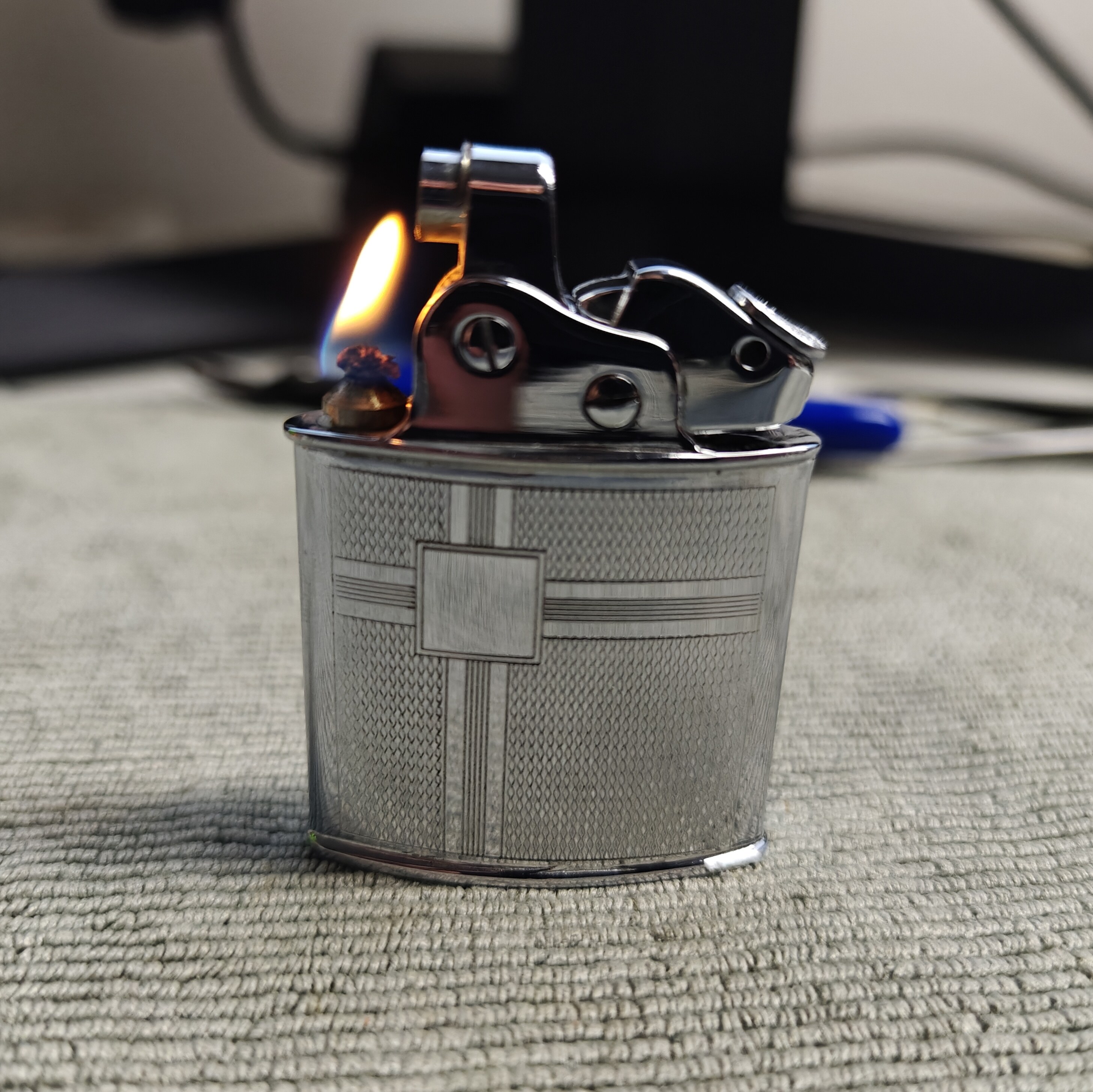 THORENS SPORT Series Small Semi-Automatic Kerosene Lighter - Details 5