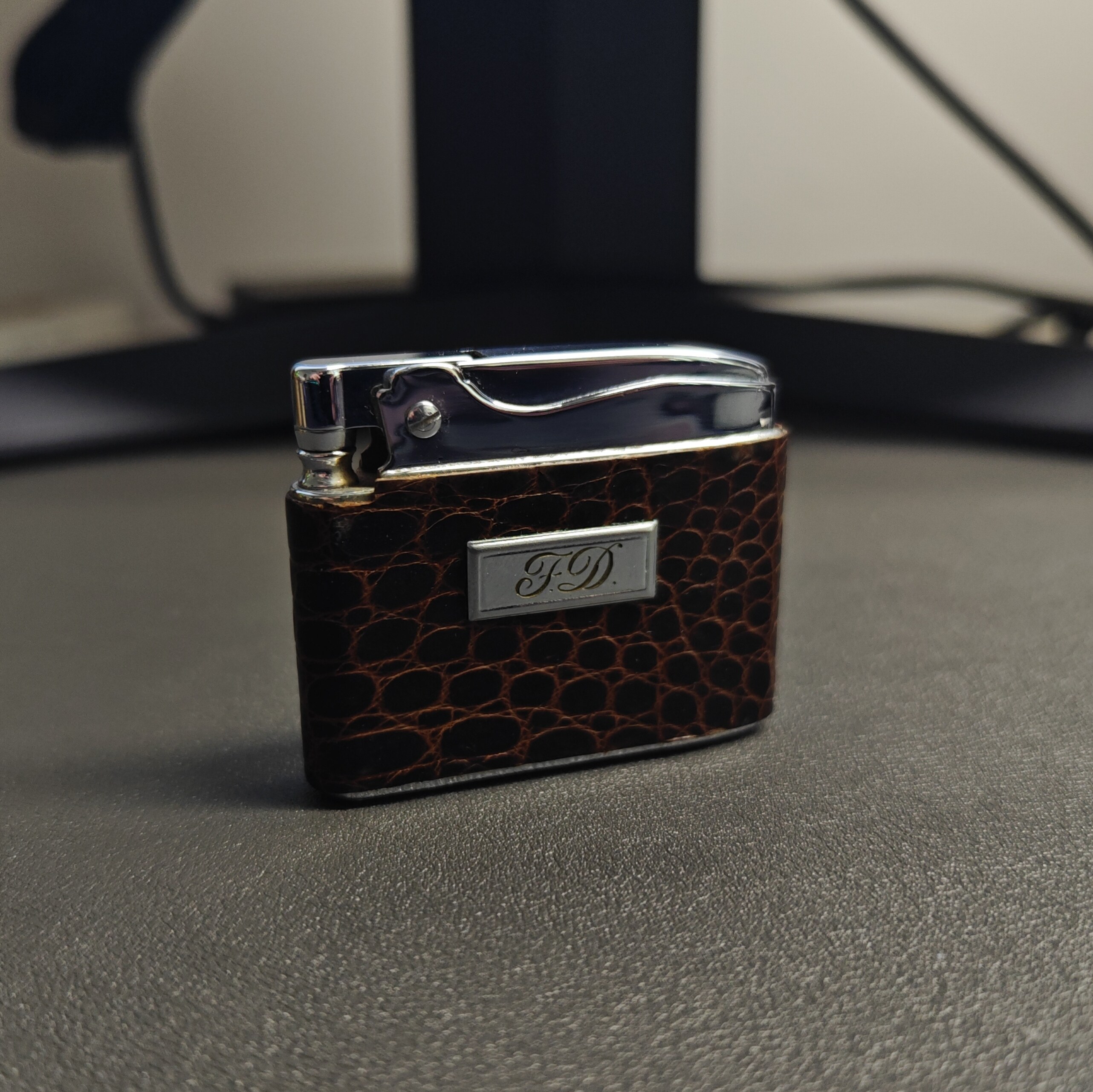 Ronson Adonis Lizard Skin Card Case Lighter - Detail 2