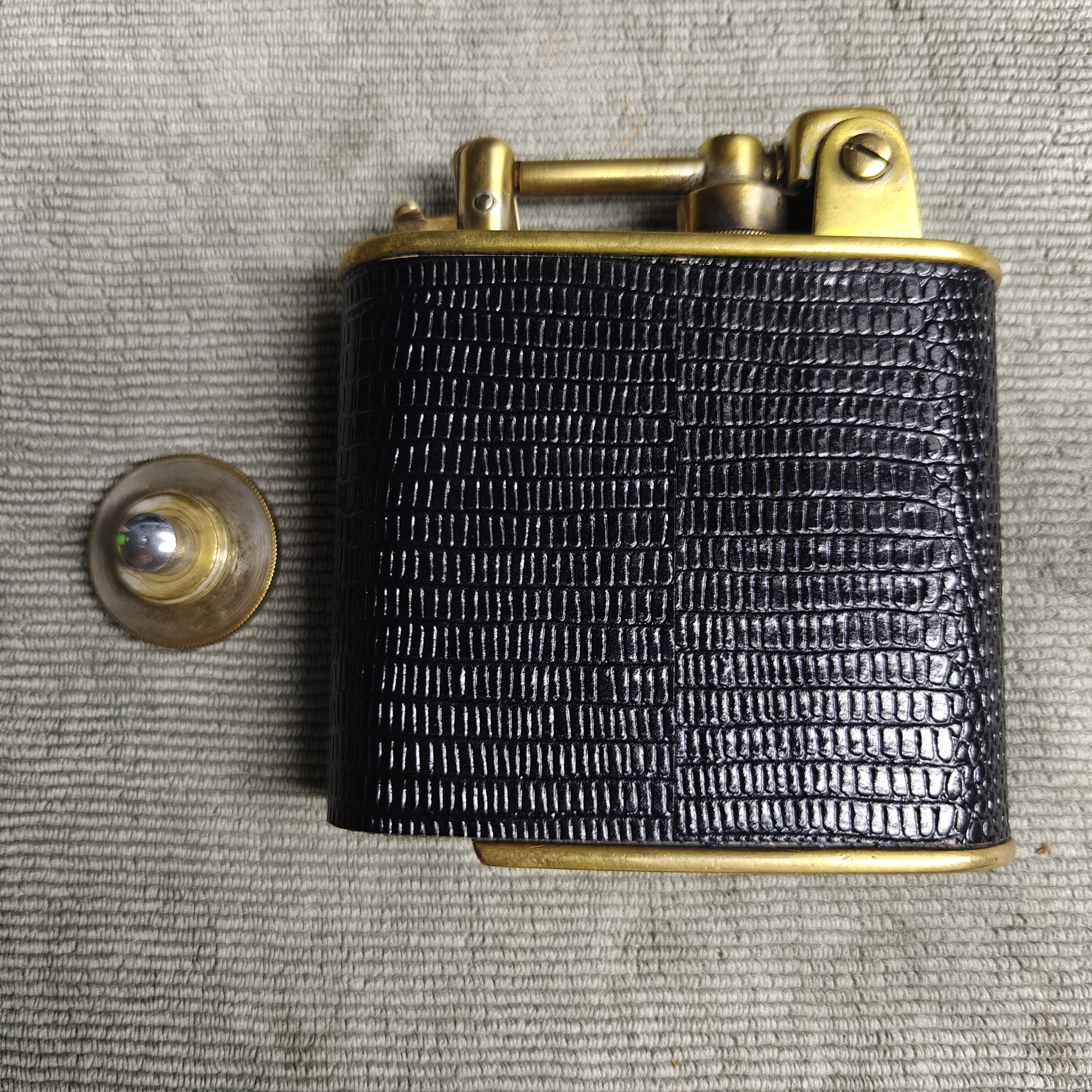 LANCEL Semi-Automatic Push-Button Desktop Lighter – Details 5