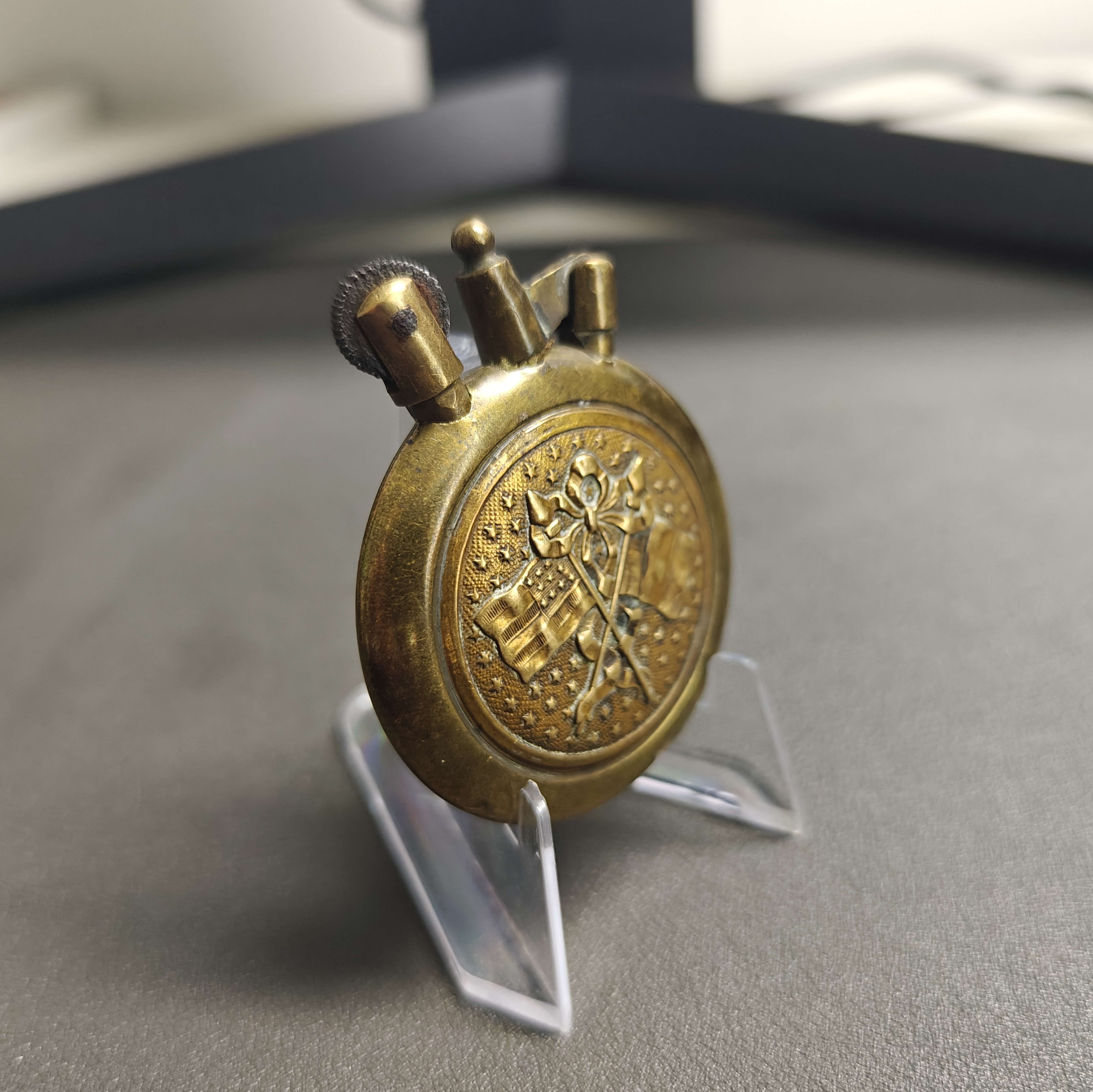 WWI Victory Trench Oil Lighter - Details 1