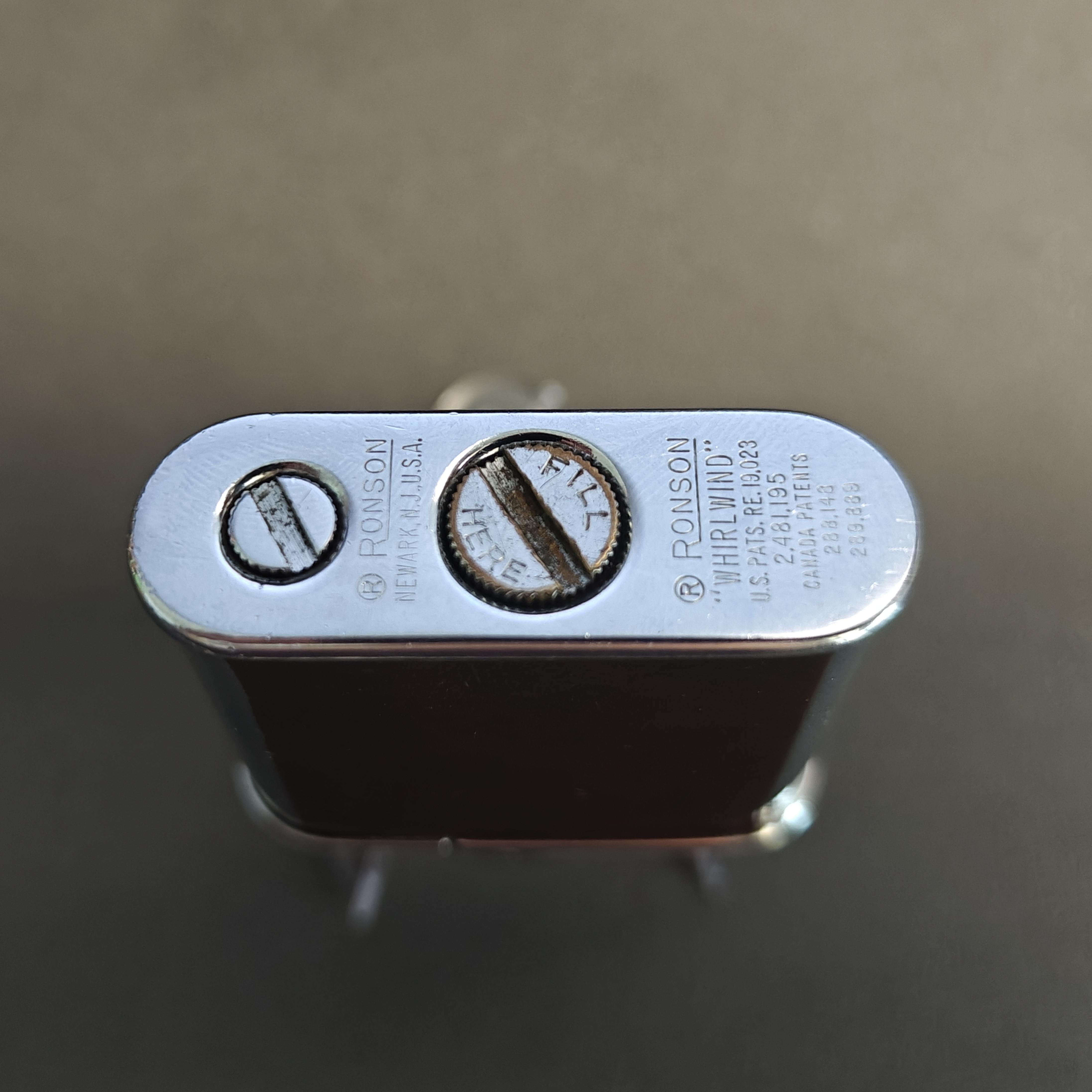 Ronson Whirlwind Enamel Windproof Lighter Details 5