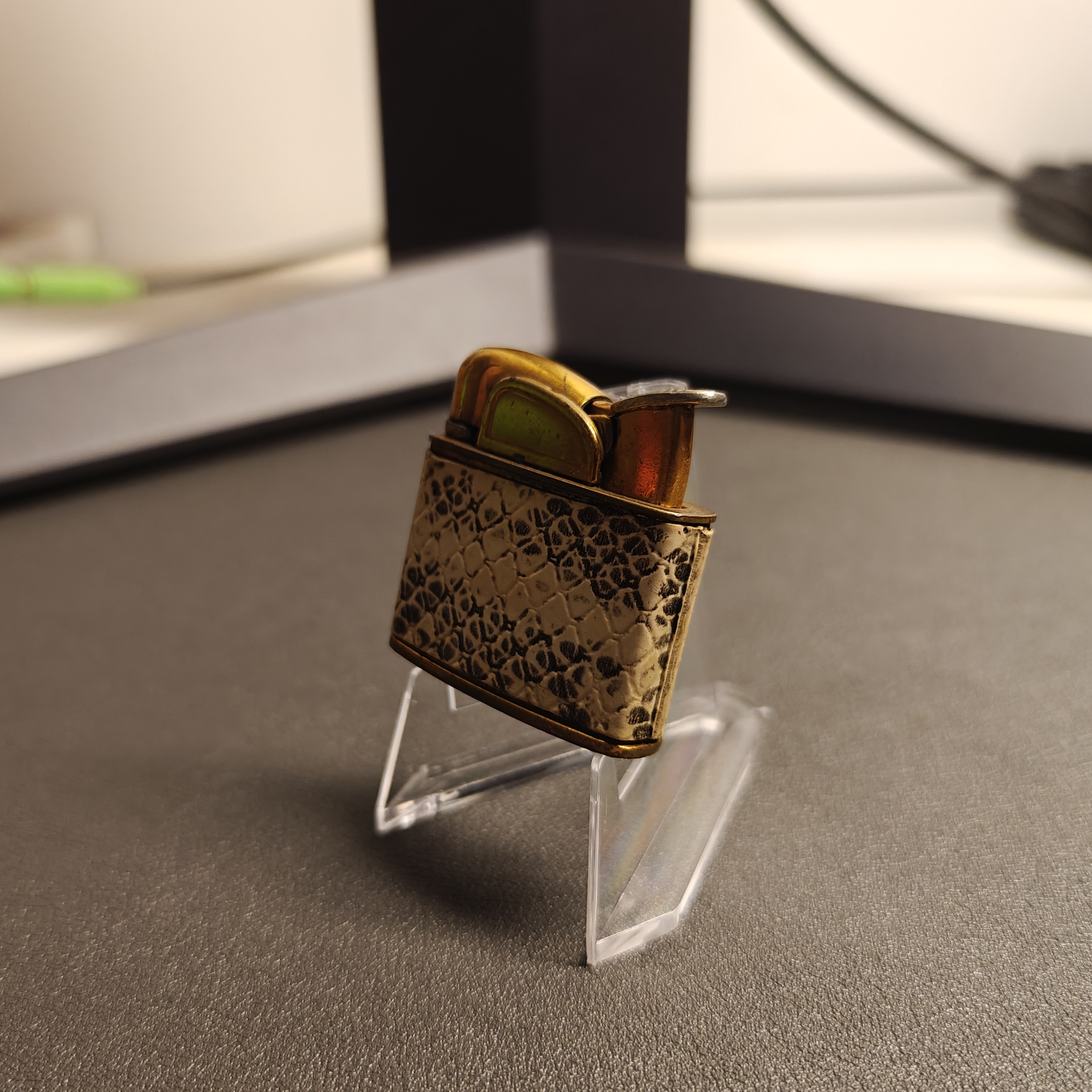 EVANS SPITFIRE Series Pocket Case Snake Skin Cigar Lighter Detail 2