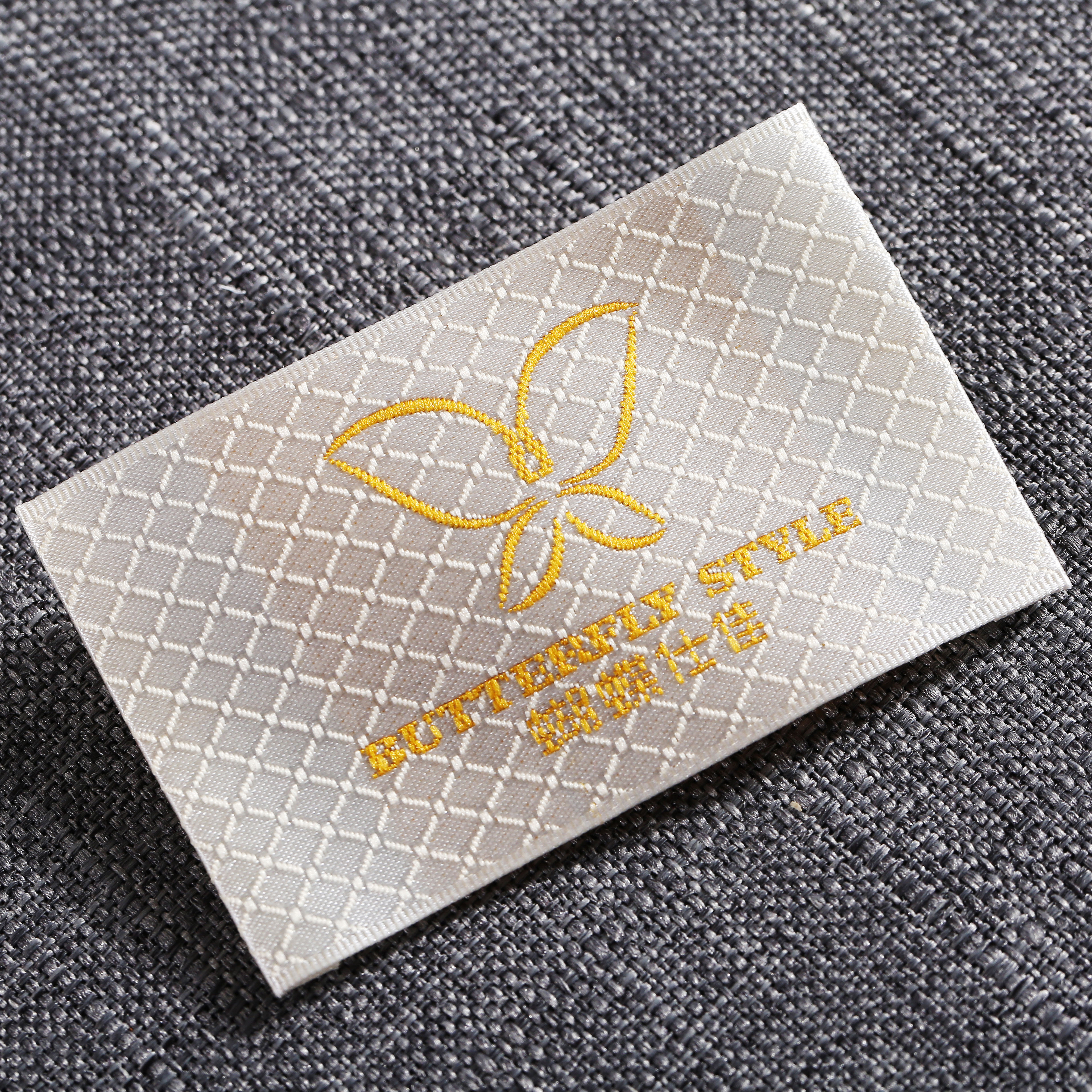 Transparent Thread Label