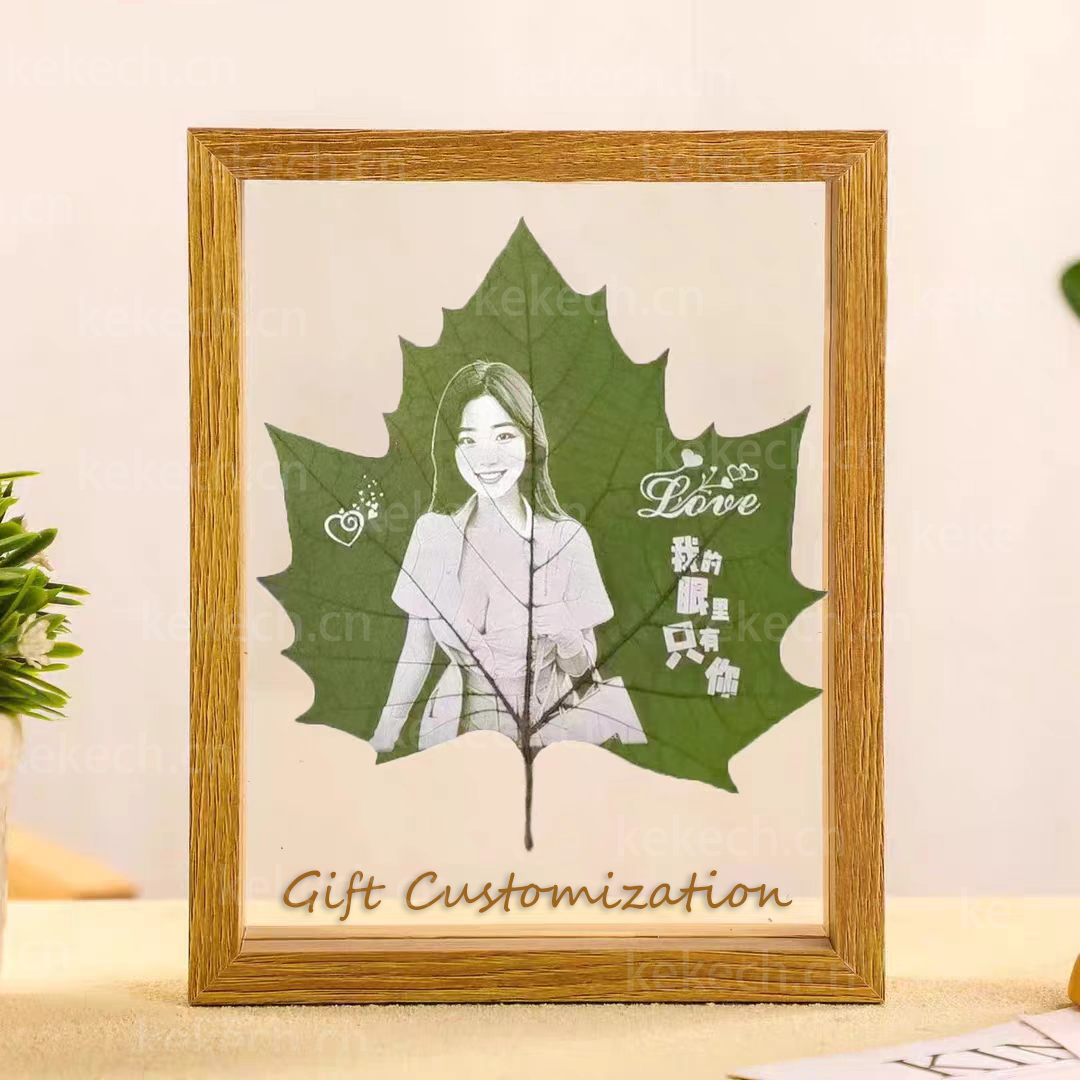 Leaf carving with frame