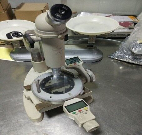 Measuring Microscope