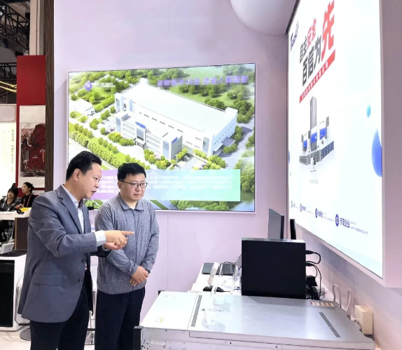 中国品牌日|山西省委常委、常务副省长吴伟莅临百信展台视察指导