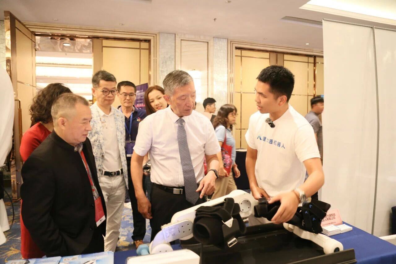 Academy Members Lead, Experts Convene: Jianlirong Robot Smart Rehabilitation Forum Successfully Held to Explore New Paradigms of Intelligent Rehabilitation