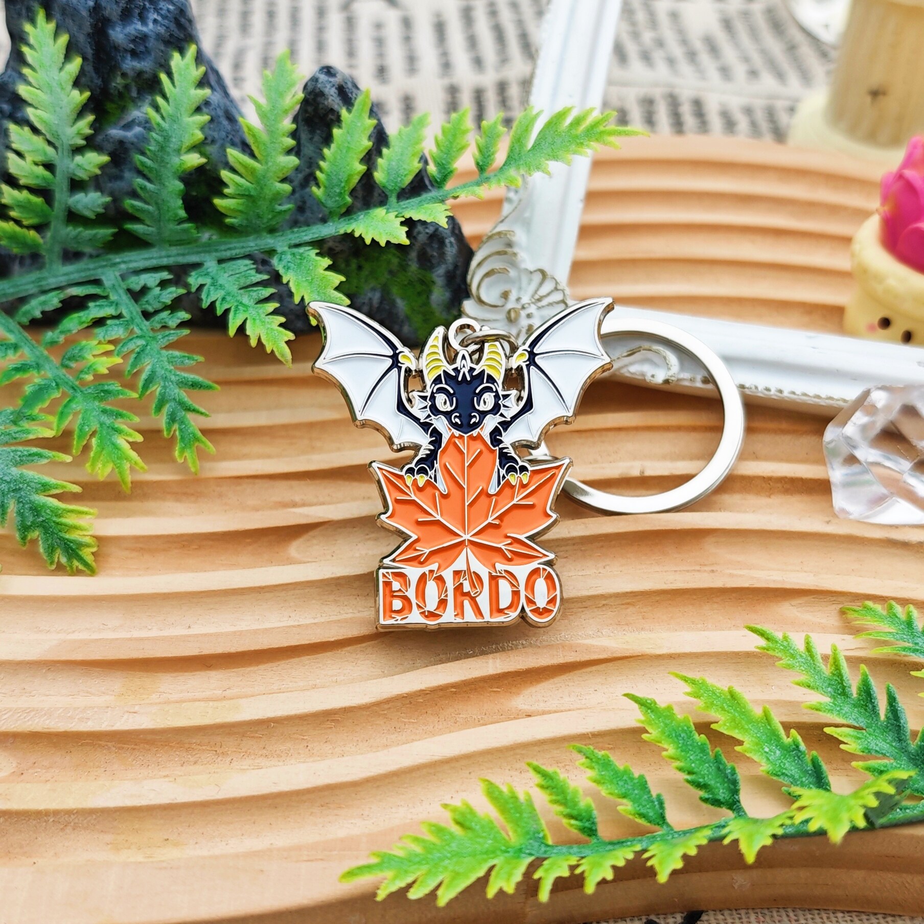 BOEDO Flying Dinosaur Keychain with Leaf