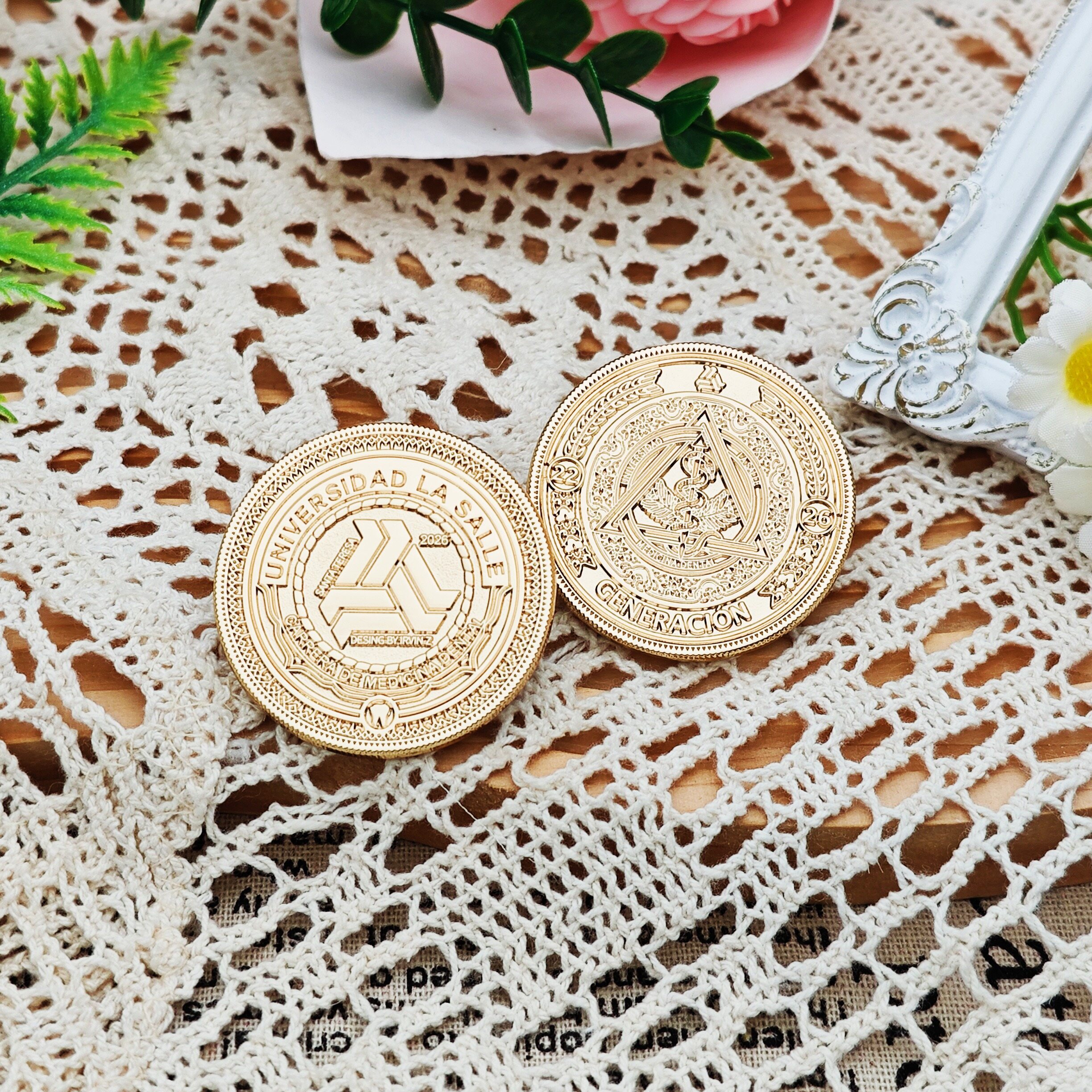 La Salle University Medical Theme Gold-Plated Brass Double-Sided Commemorative Coin