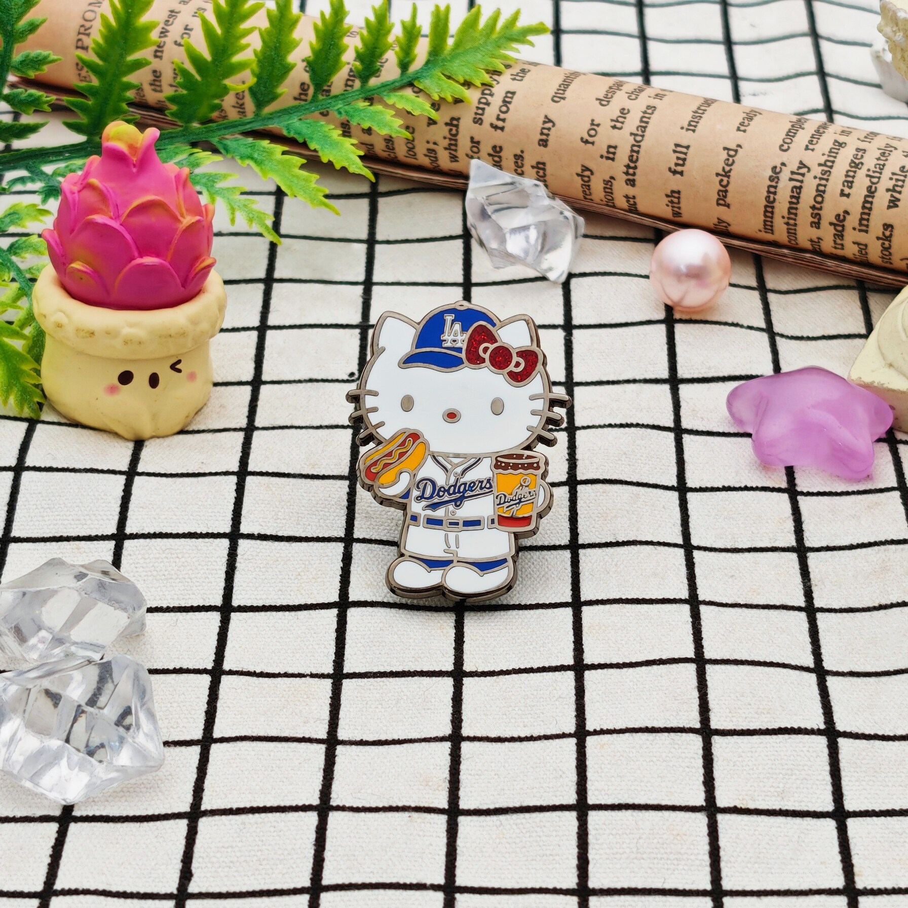 Dodgers Hello Kitty Glitter Black Nickel Hard Enamel-Look Irregular Pin