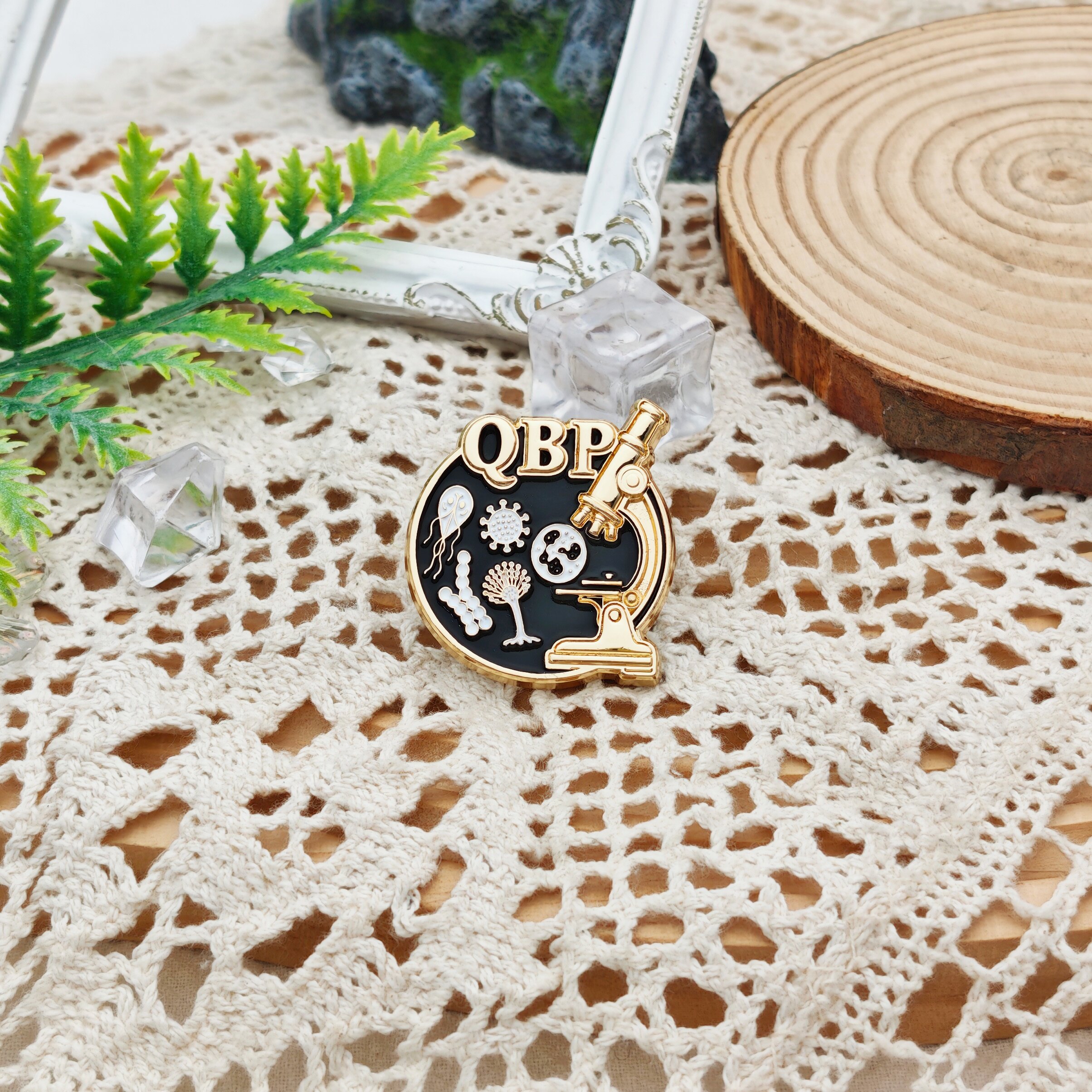 QBP Biological Microscope Embossed Gold-Plated Enamel Irregular Badge