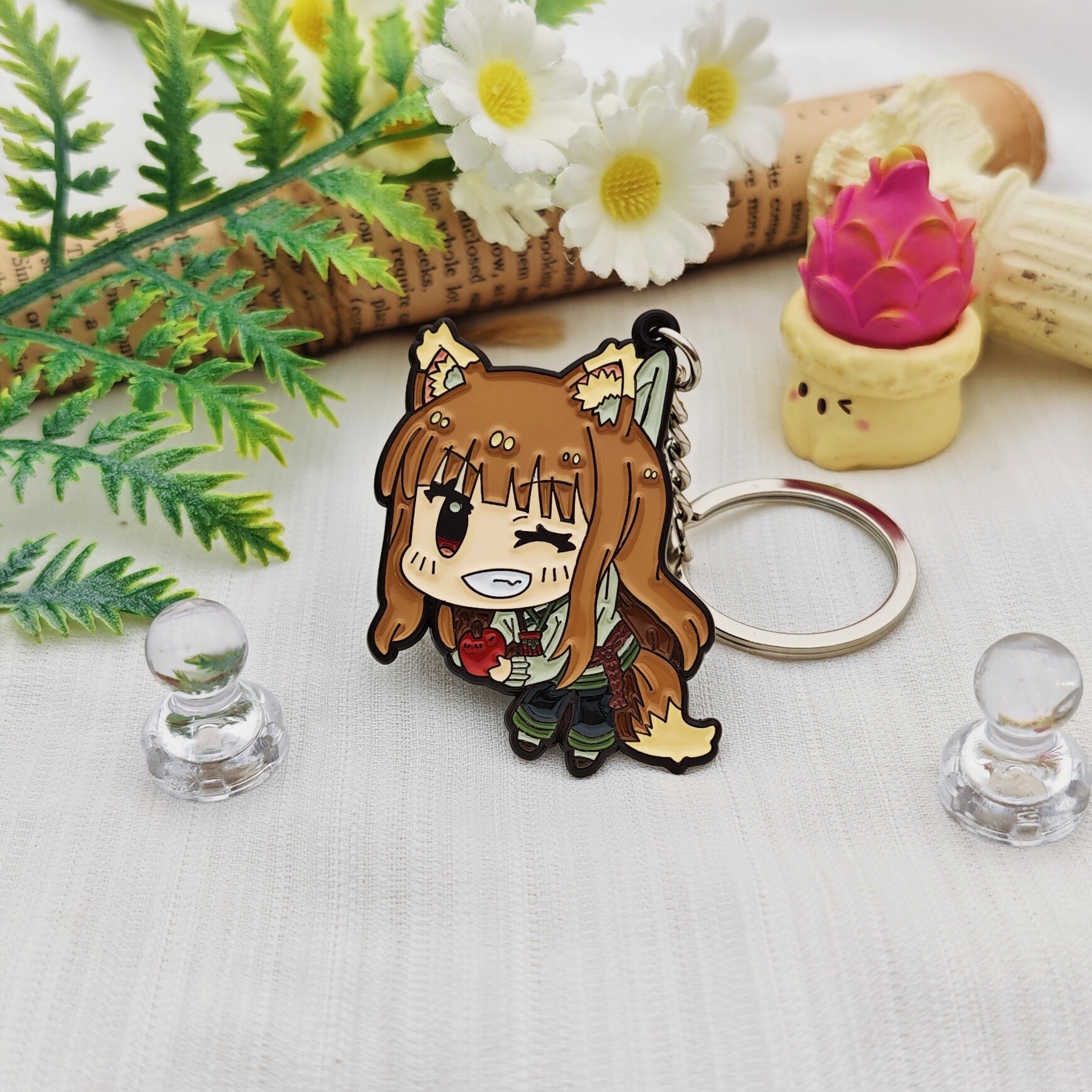 Spice and Wolf: Holo Chibi Keychain, Camouflage Brown Chrome Plated