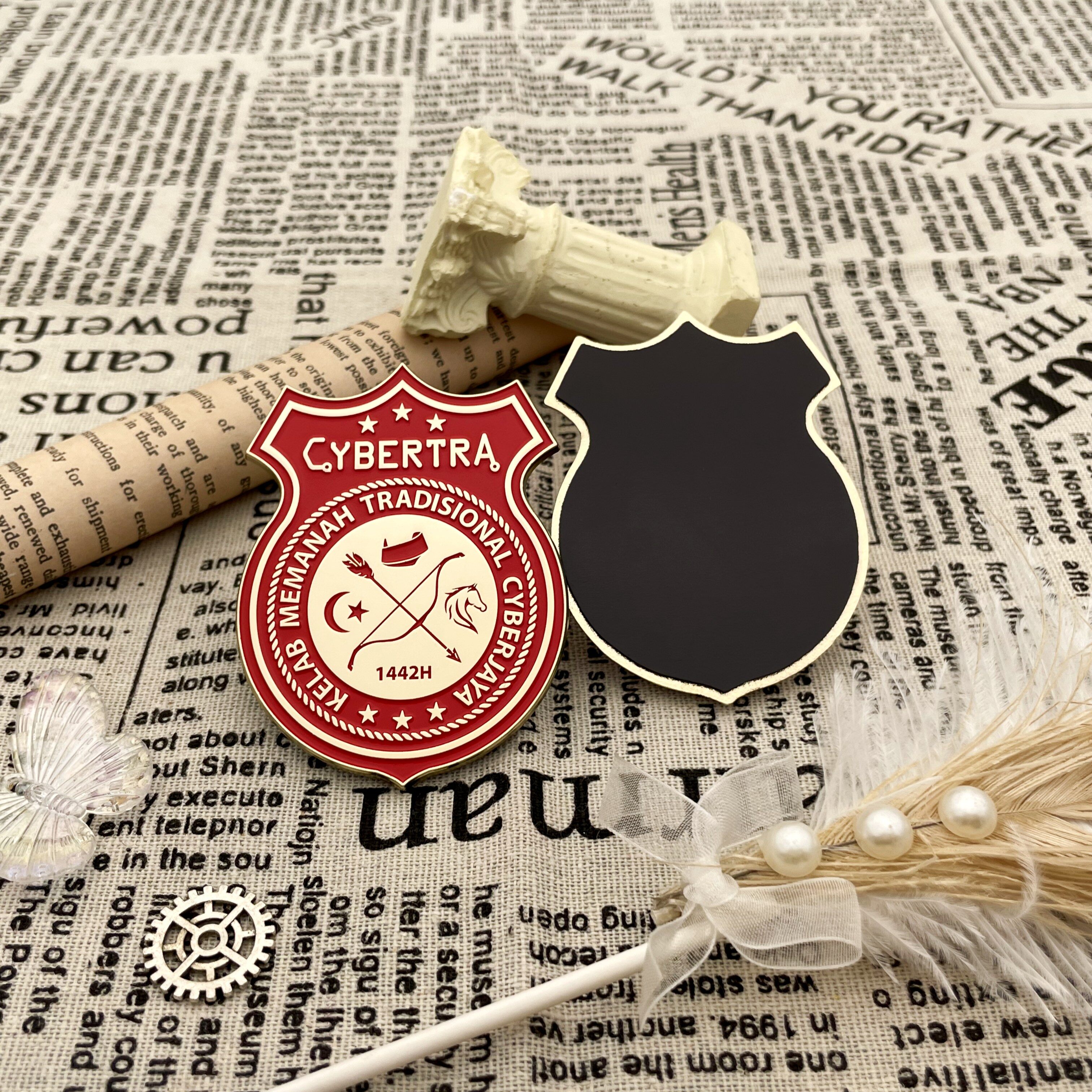 CYBERTRA Star-Shaped Rope Shield Irregular Fridge Magnet