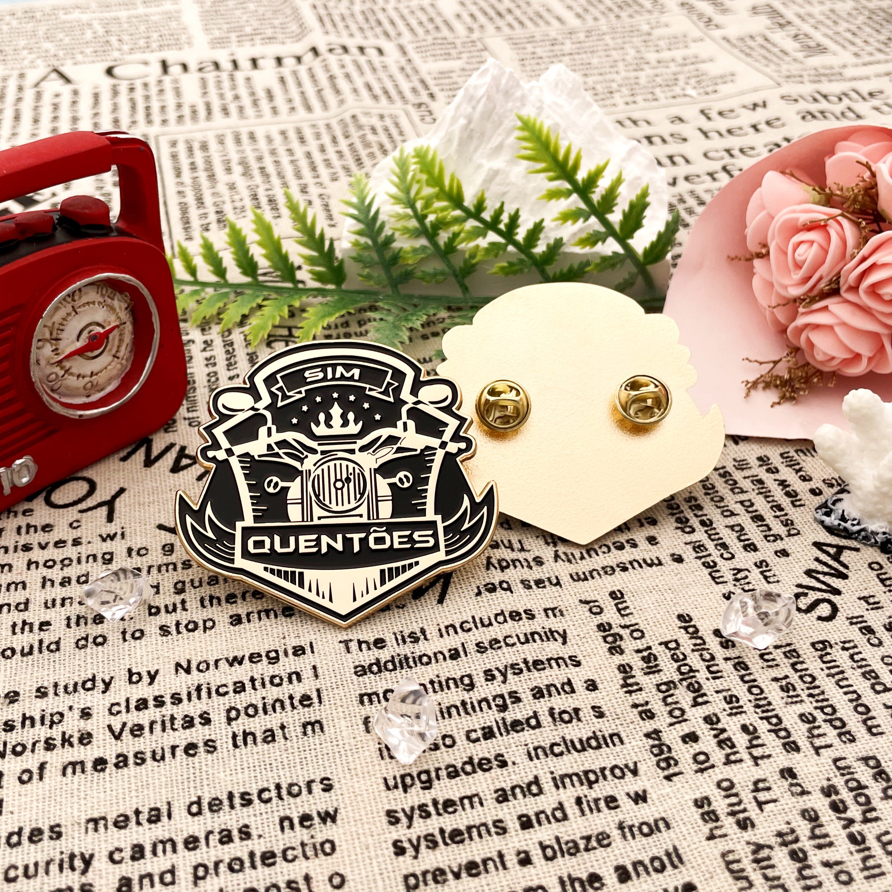 SIM QUENTÕES Motorcycle Shield Custom-Shape Enamel Badge