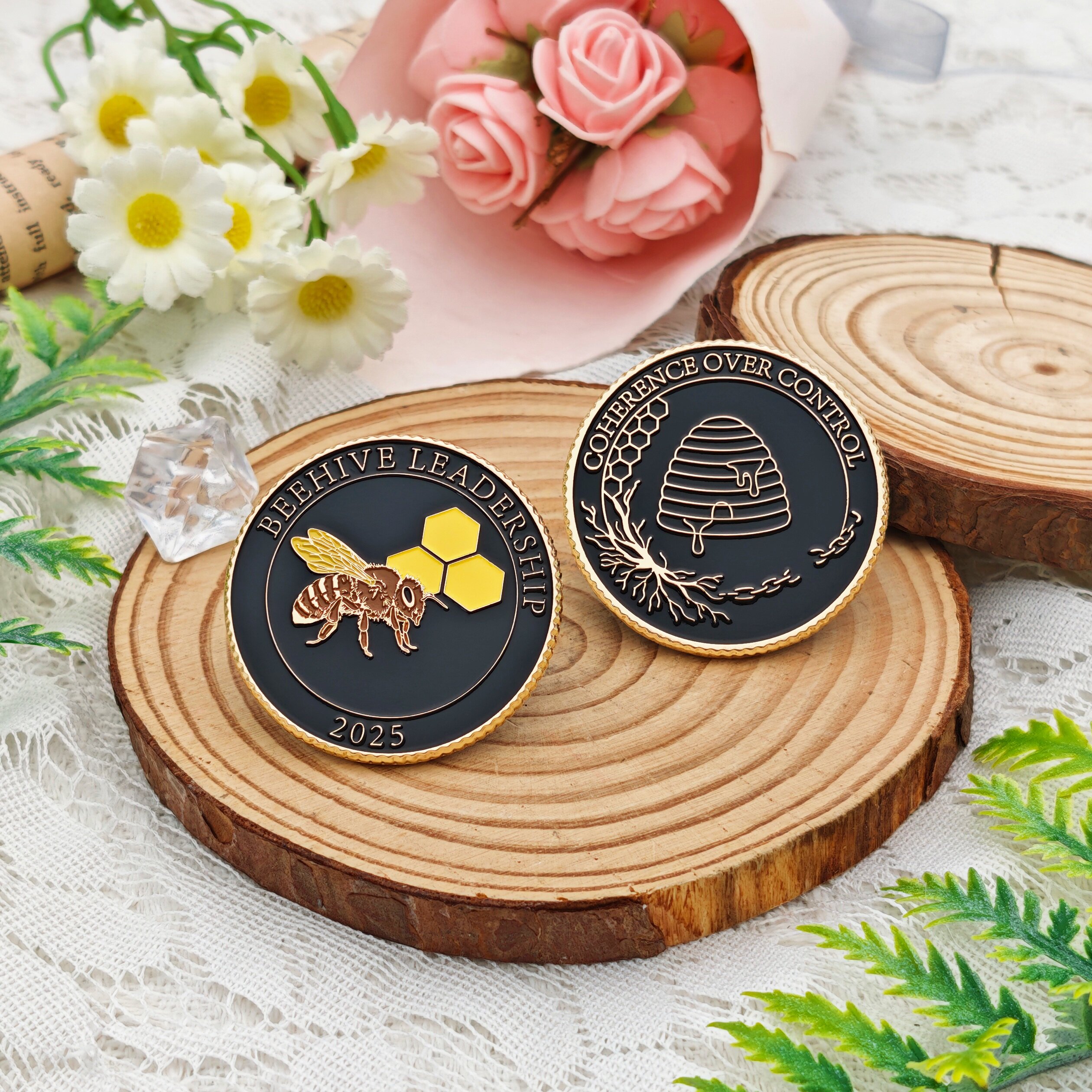 BEEHIVE LEADERSHIP Double-Sided Circular Commemorative Coin