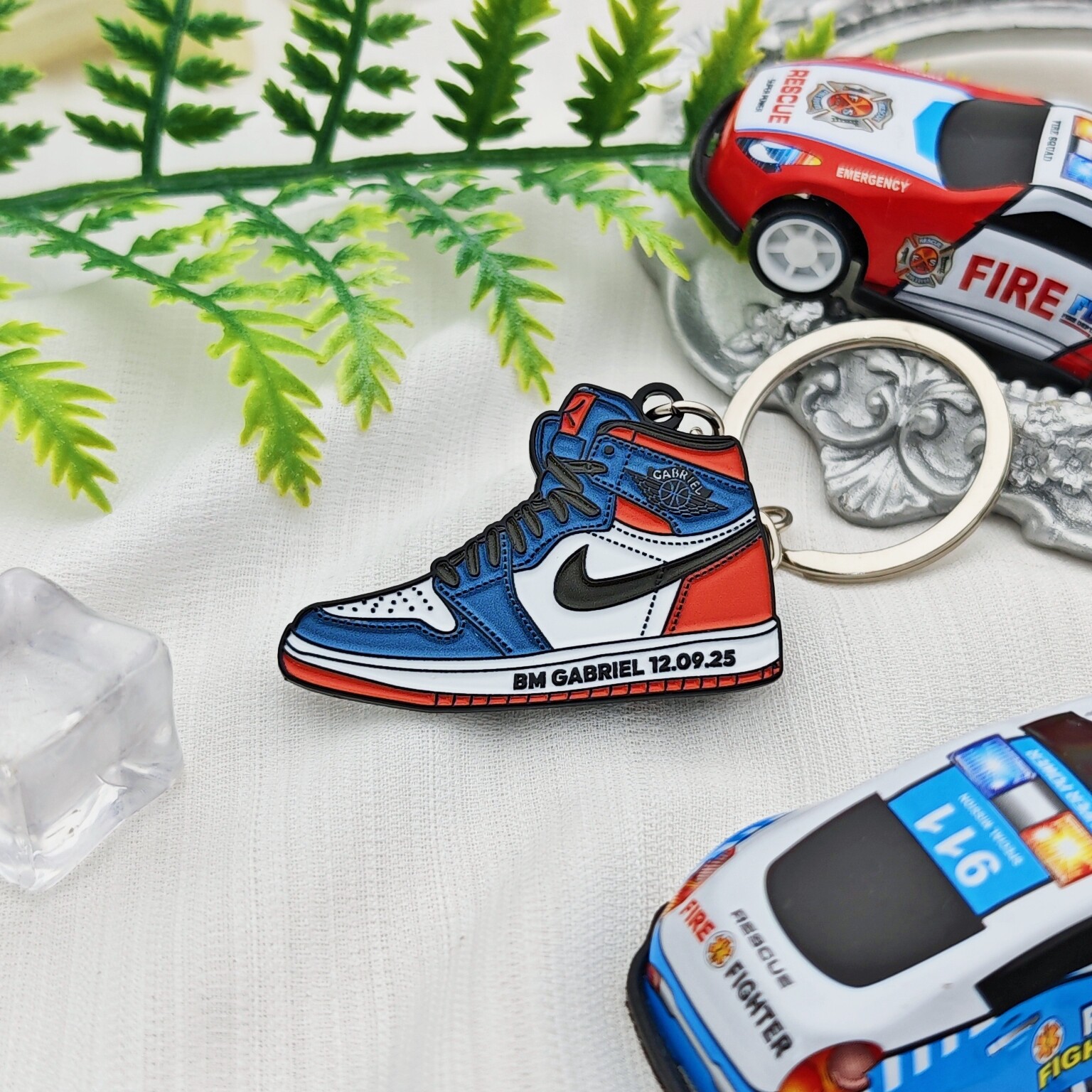 BM GABRIEL Sneaker-Style Irregular Black Painted Keychain