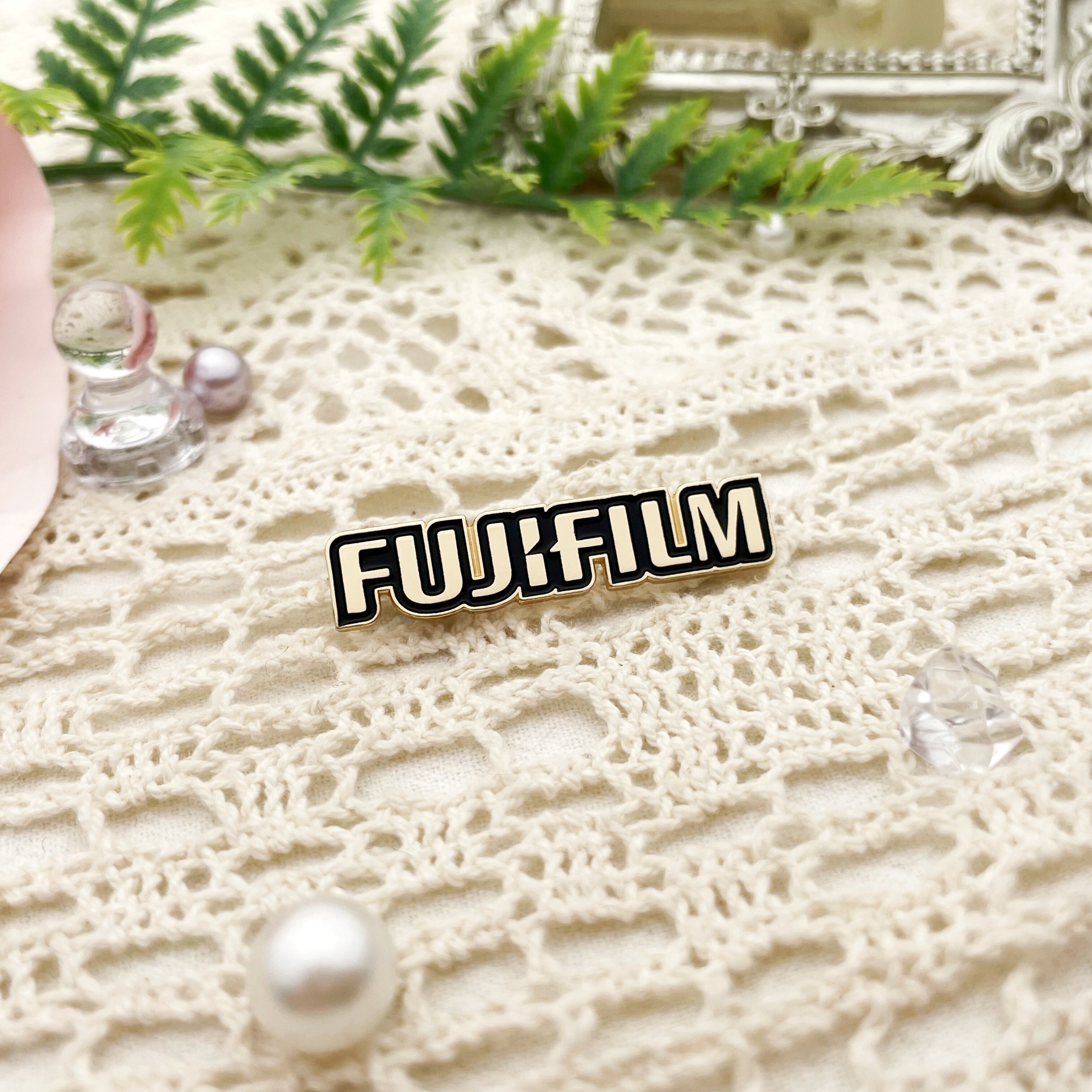 FUJIFILM Gold-Plated Long Rectangular Enamel Badge