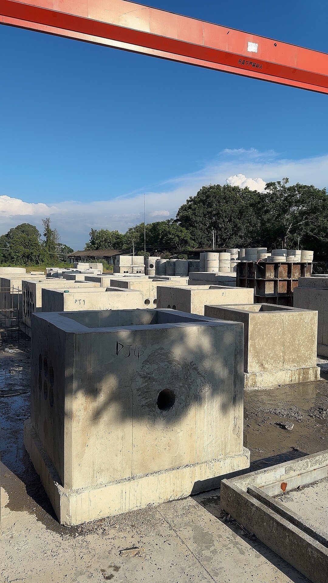 Xianghui Cement Products Lingshui Concrete Inspection Well Source Manufacturer